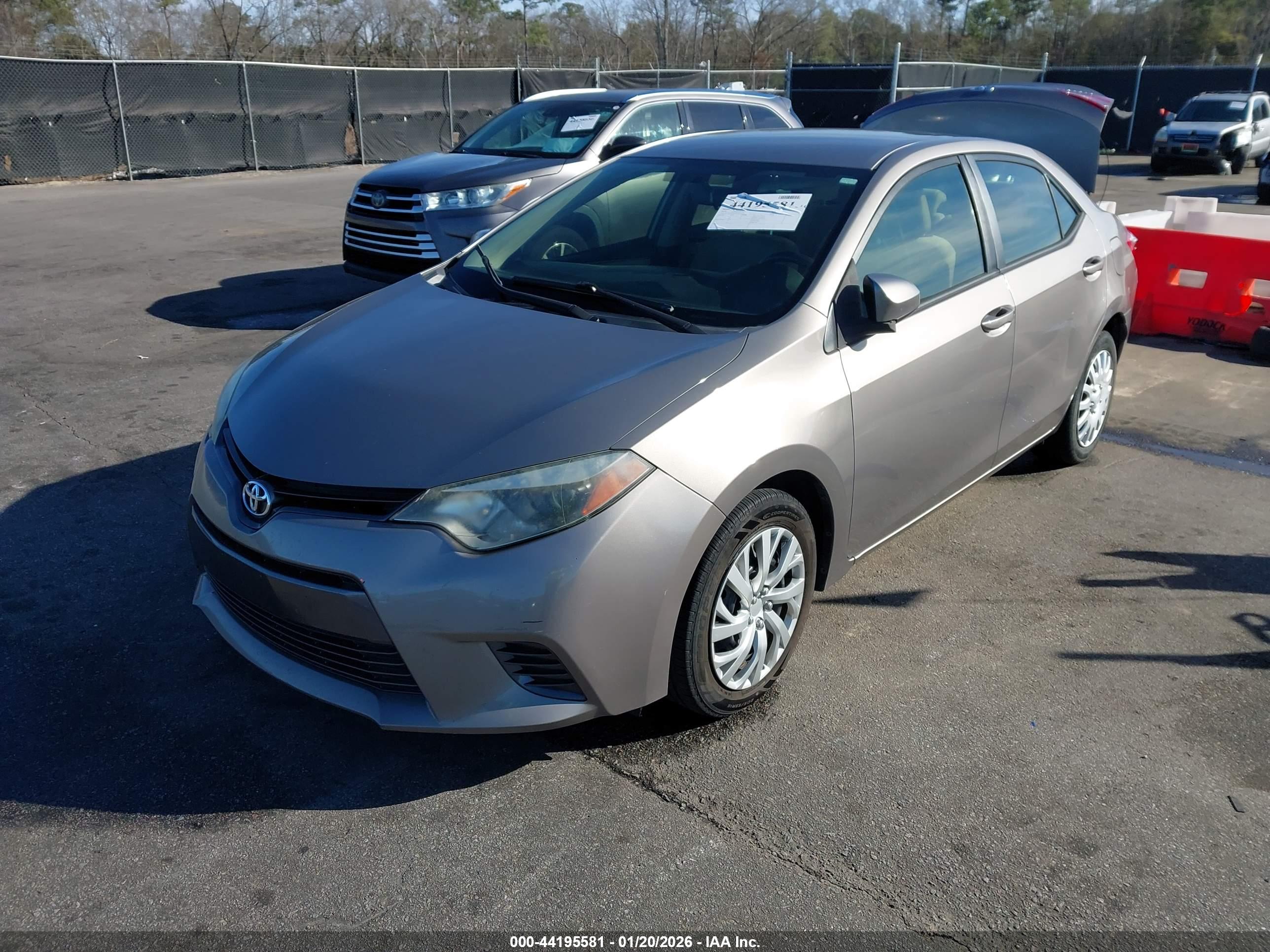 TOYOTA COROLLA image 2