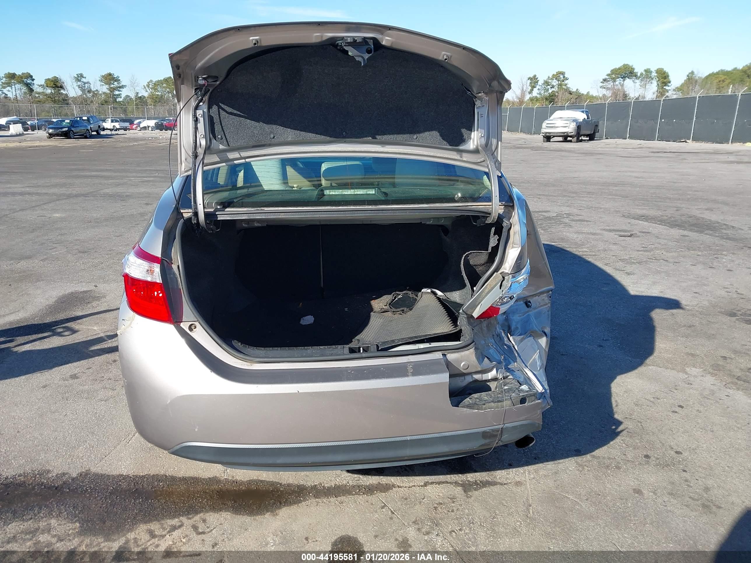 TOYOTA COROLLA image 6