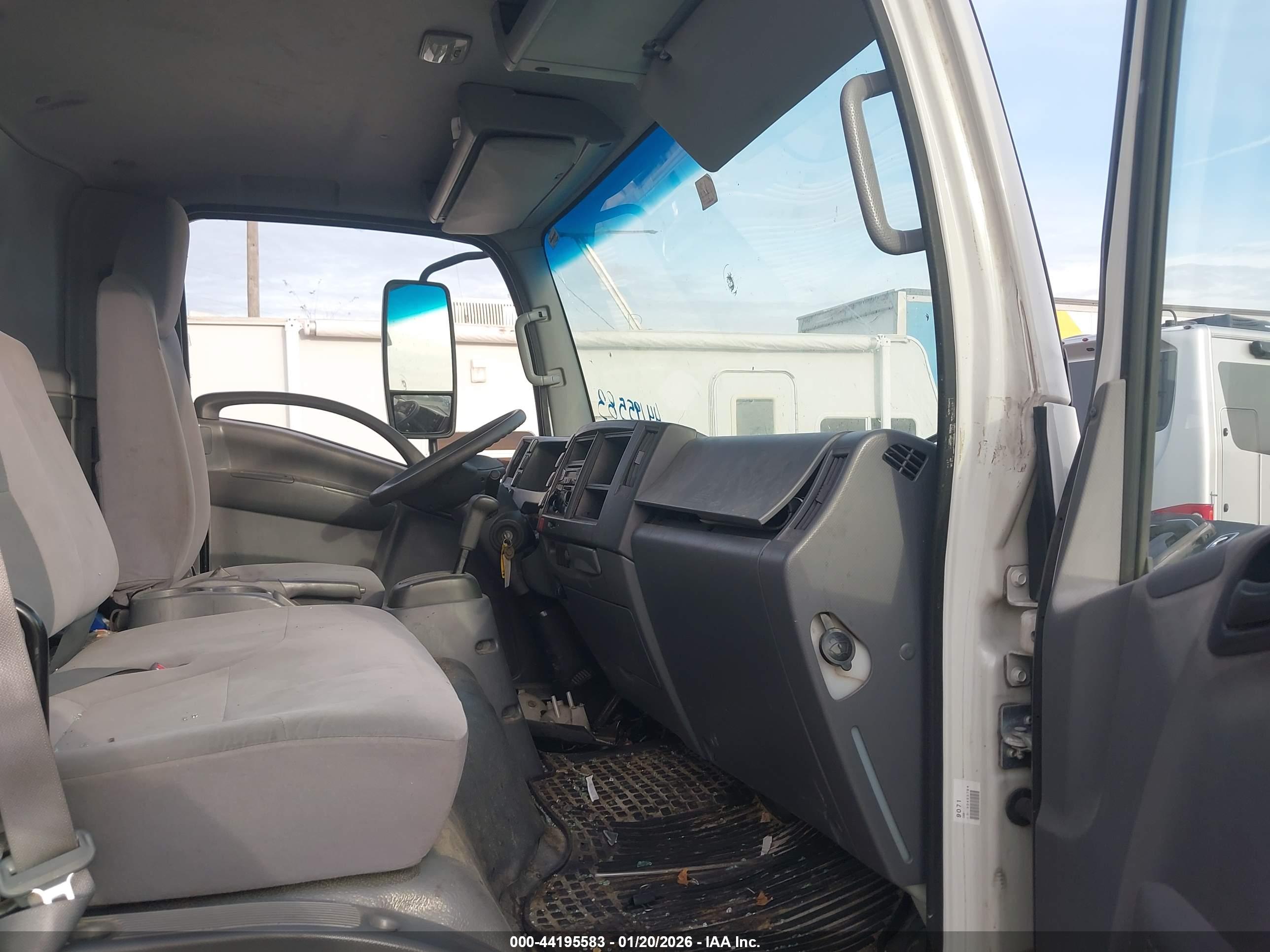 ISUZU NPR image 7
