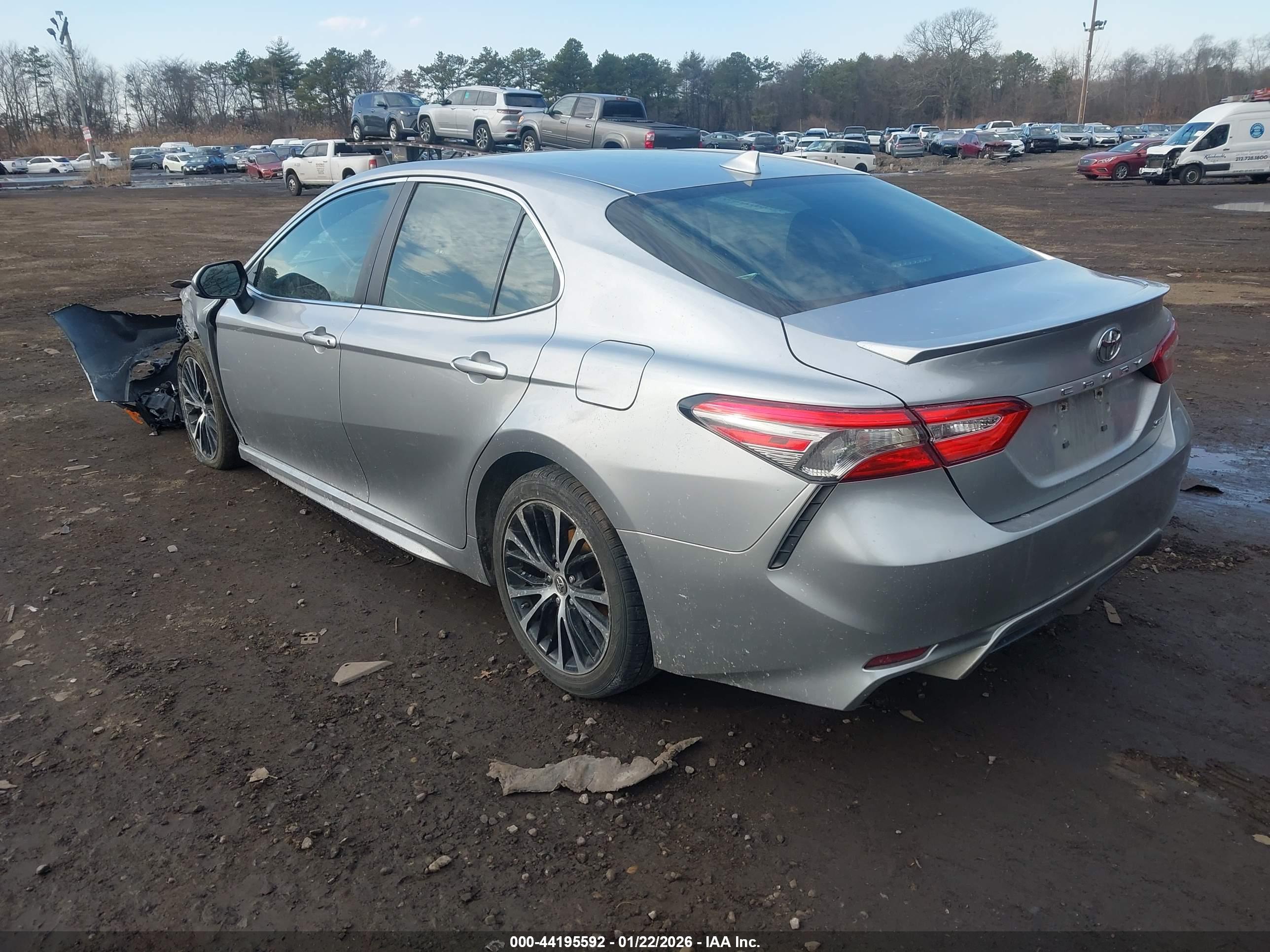 TOYOTA CAMRY image 3