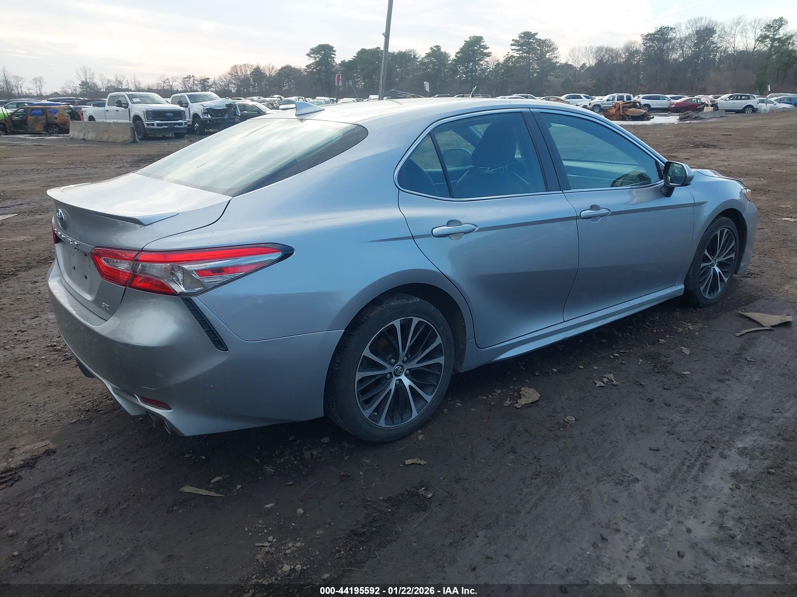 TOYOTA CAMRY image 4