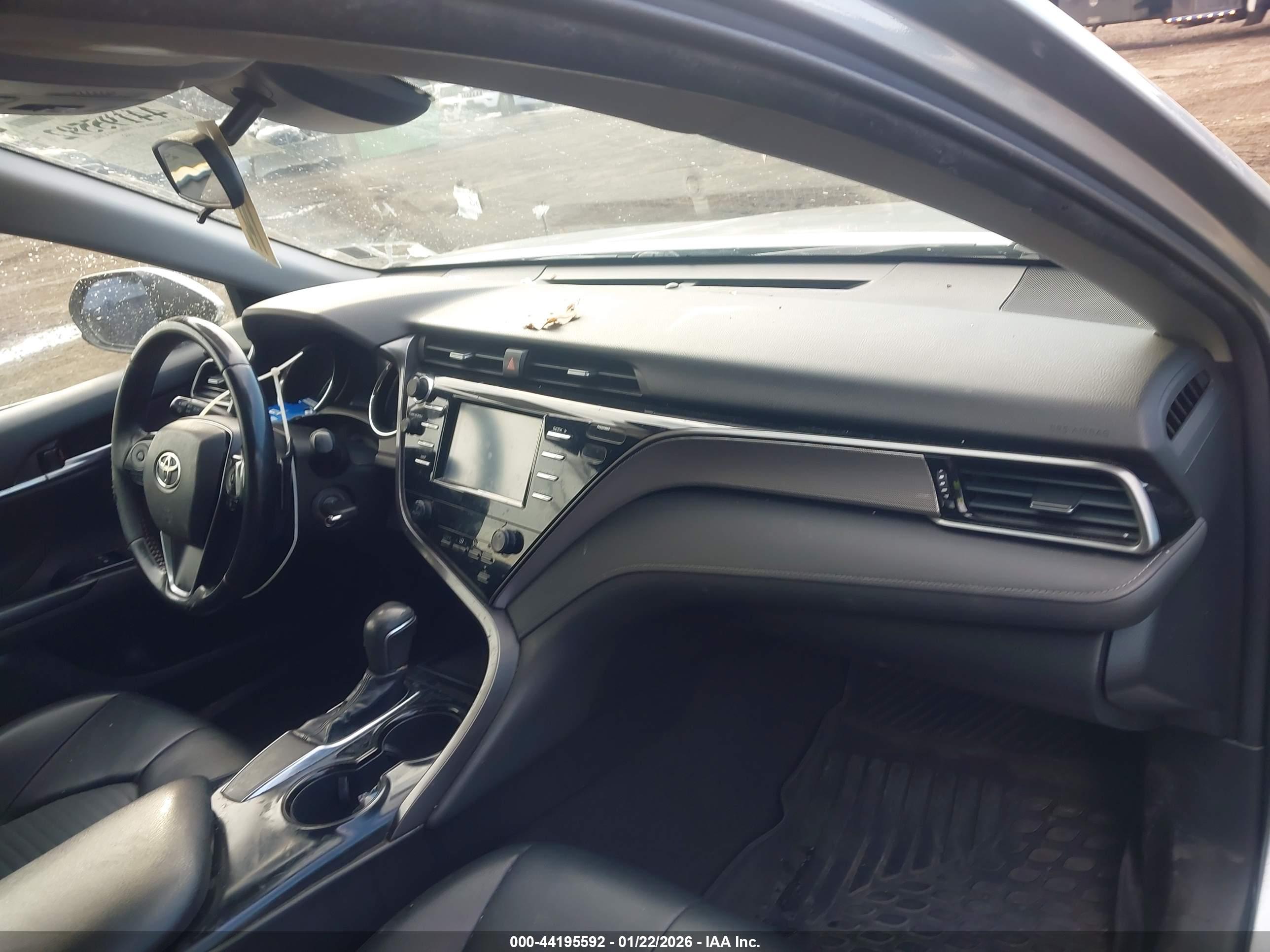 TOYOTA CAMRY image 5
