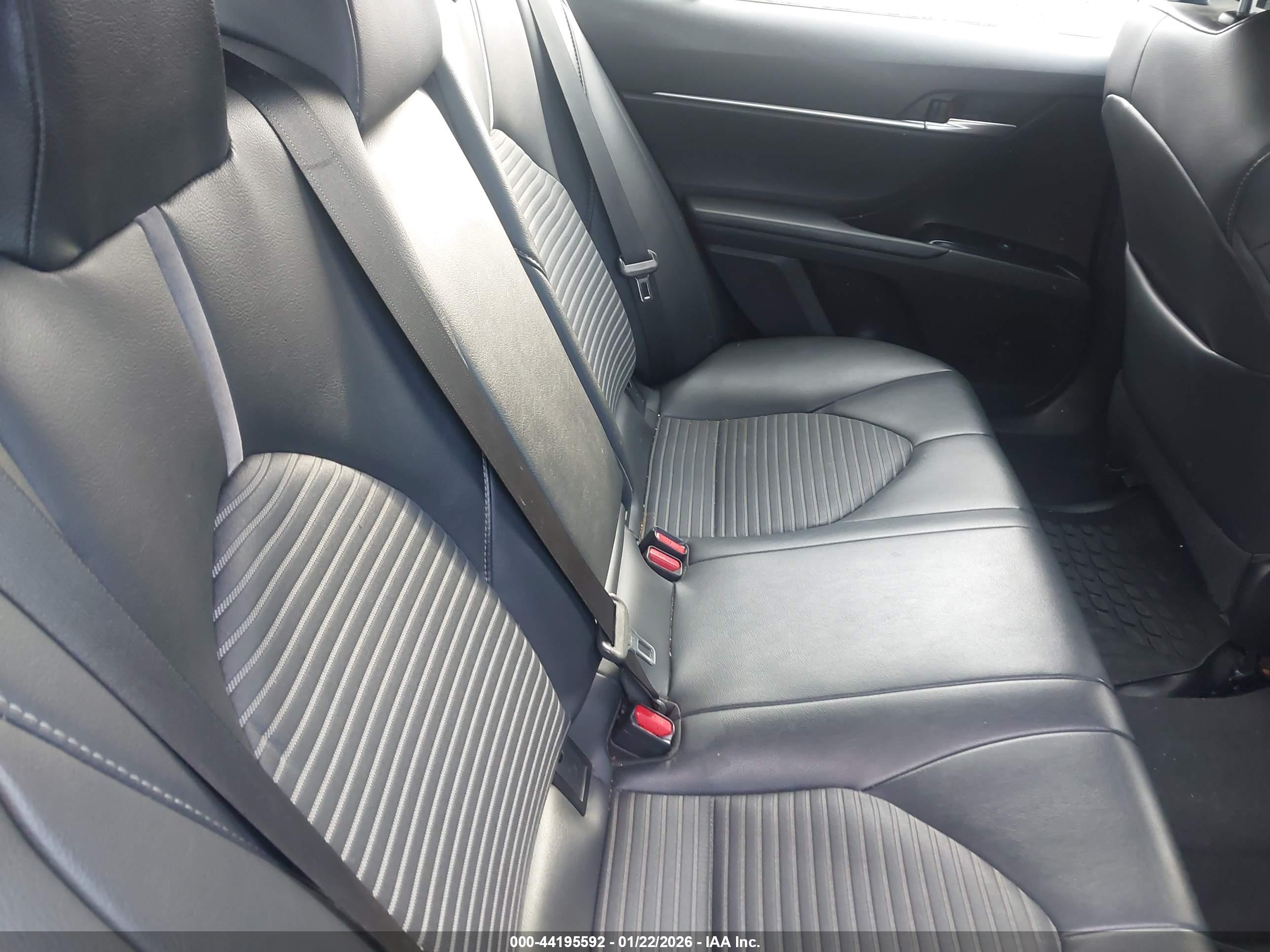 TOYOTA CAMRY image 8