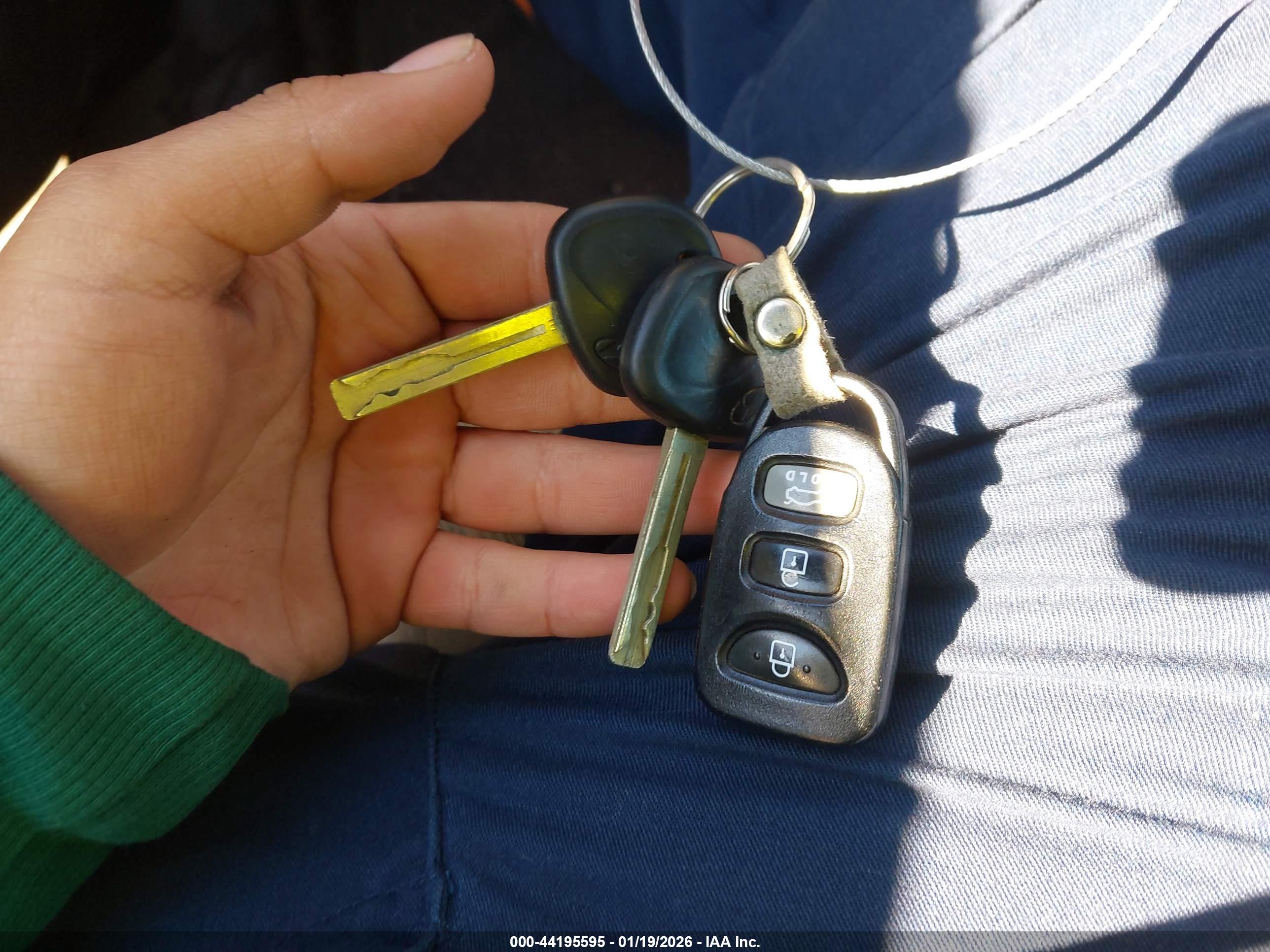 HYUNDAI SONATA image 11