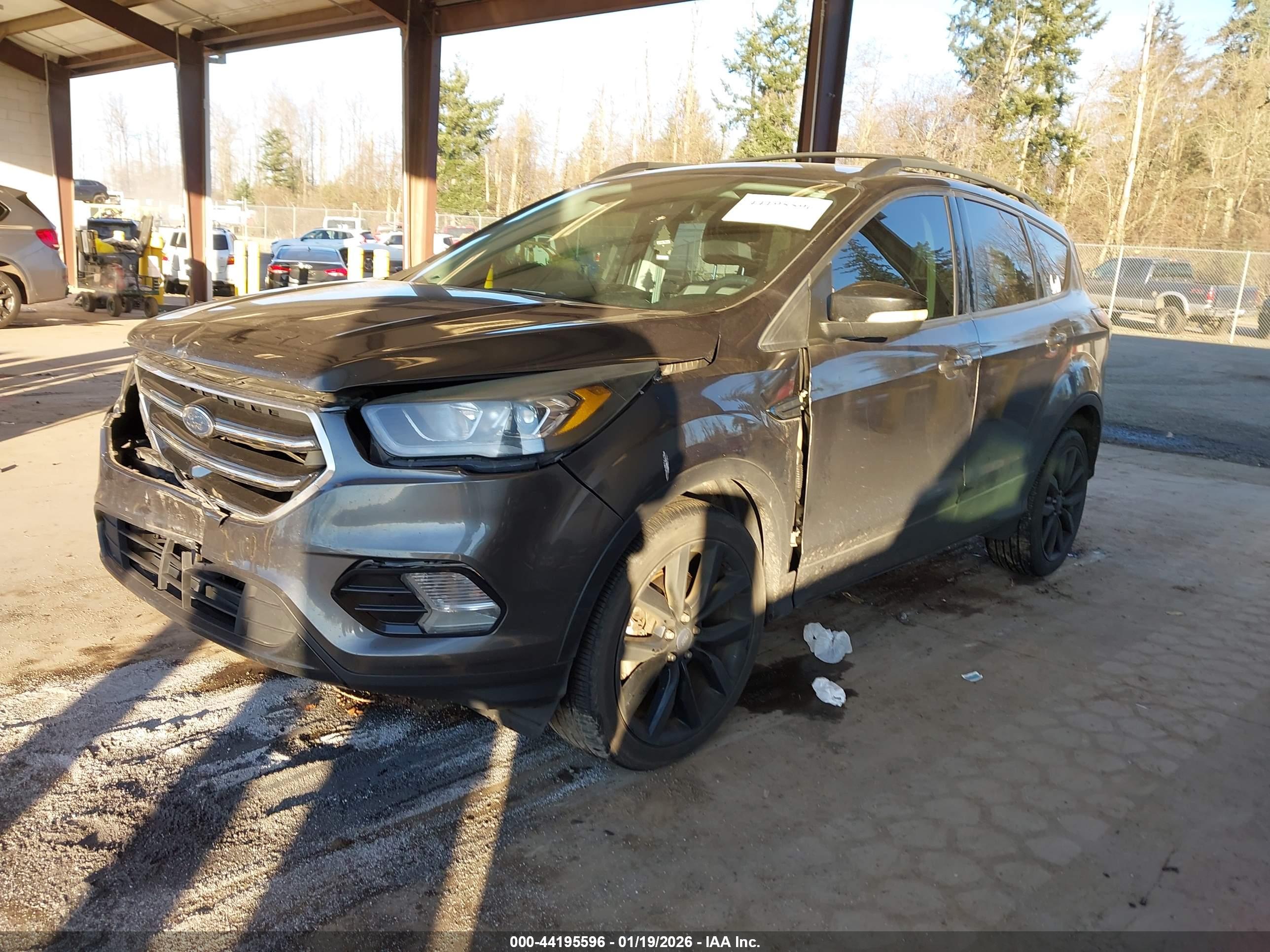 FORD ESCAPE image 2