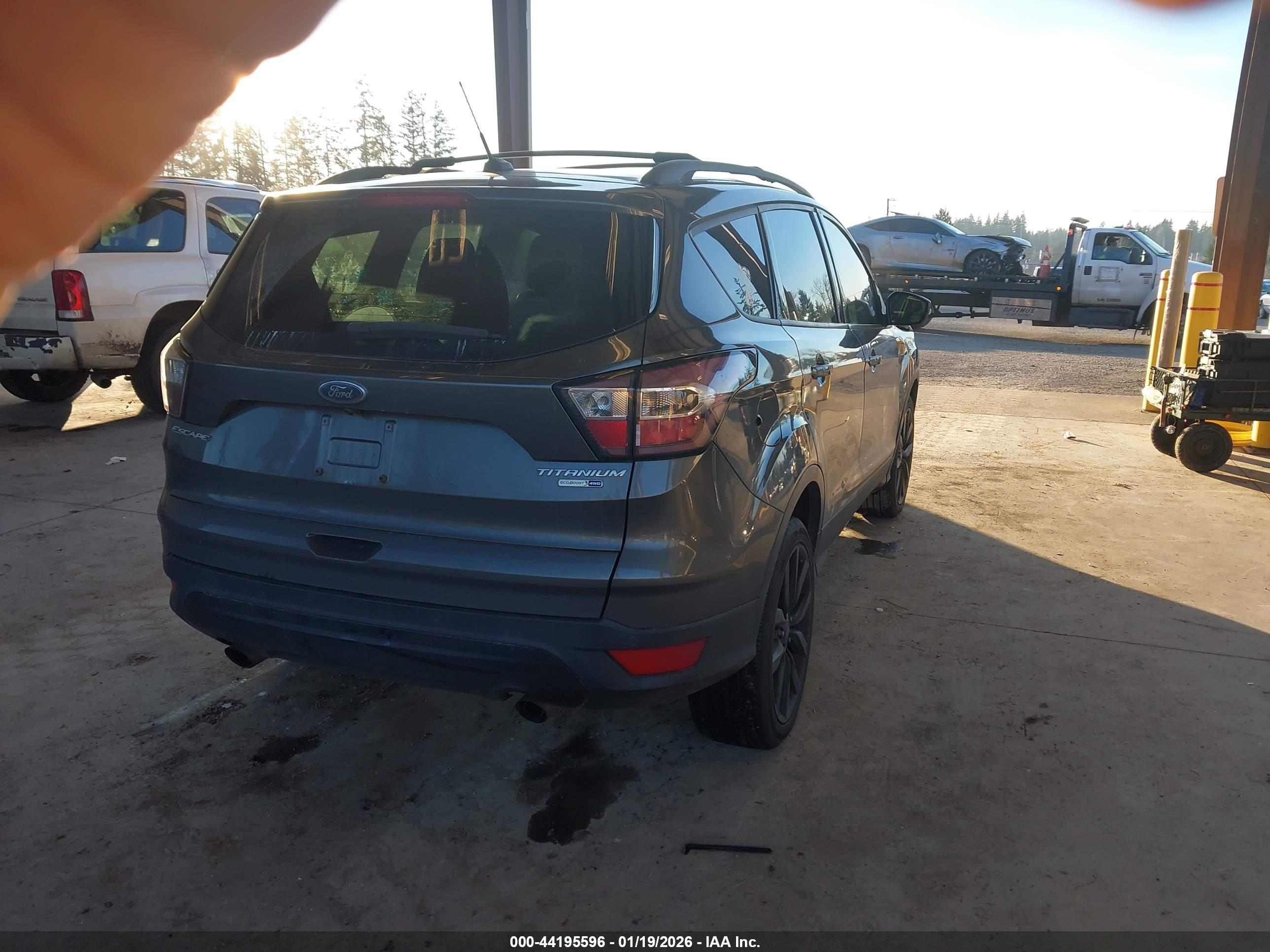 FORD ESCAPE image 4
