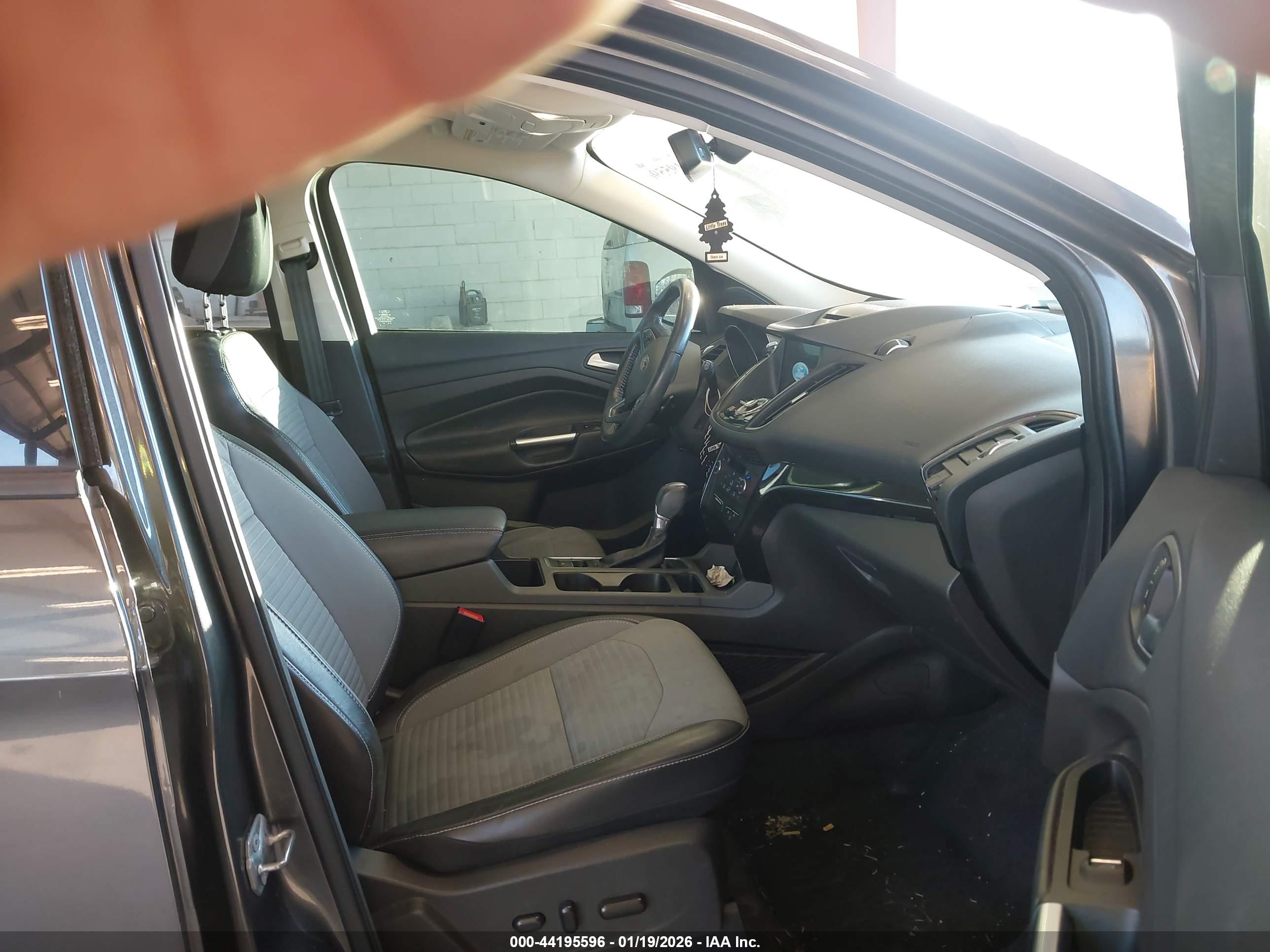 FORD ESCAPE image 5