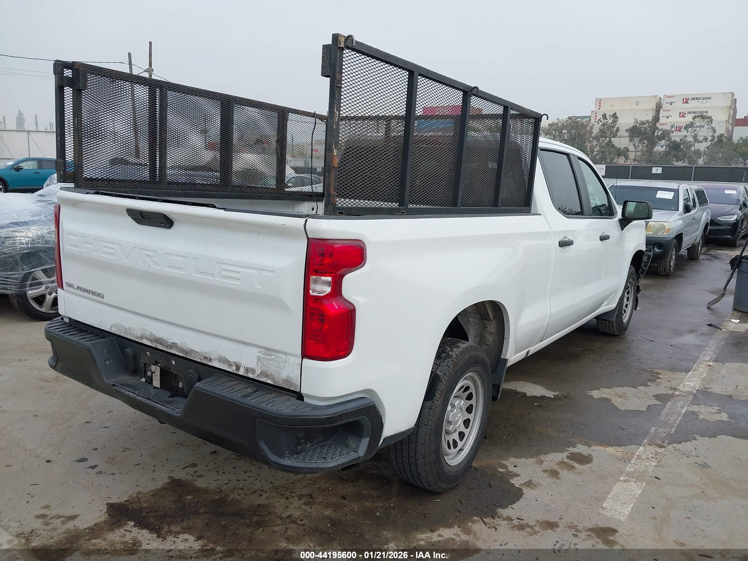 CHEVROLET SILVERADO image 4