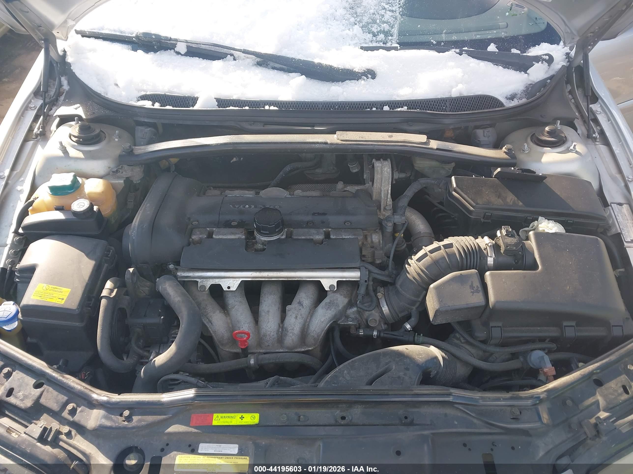 VOLVO S60 image 10