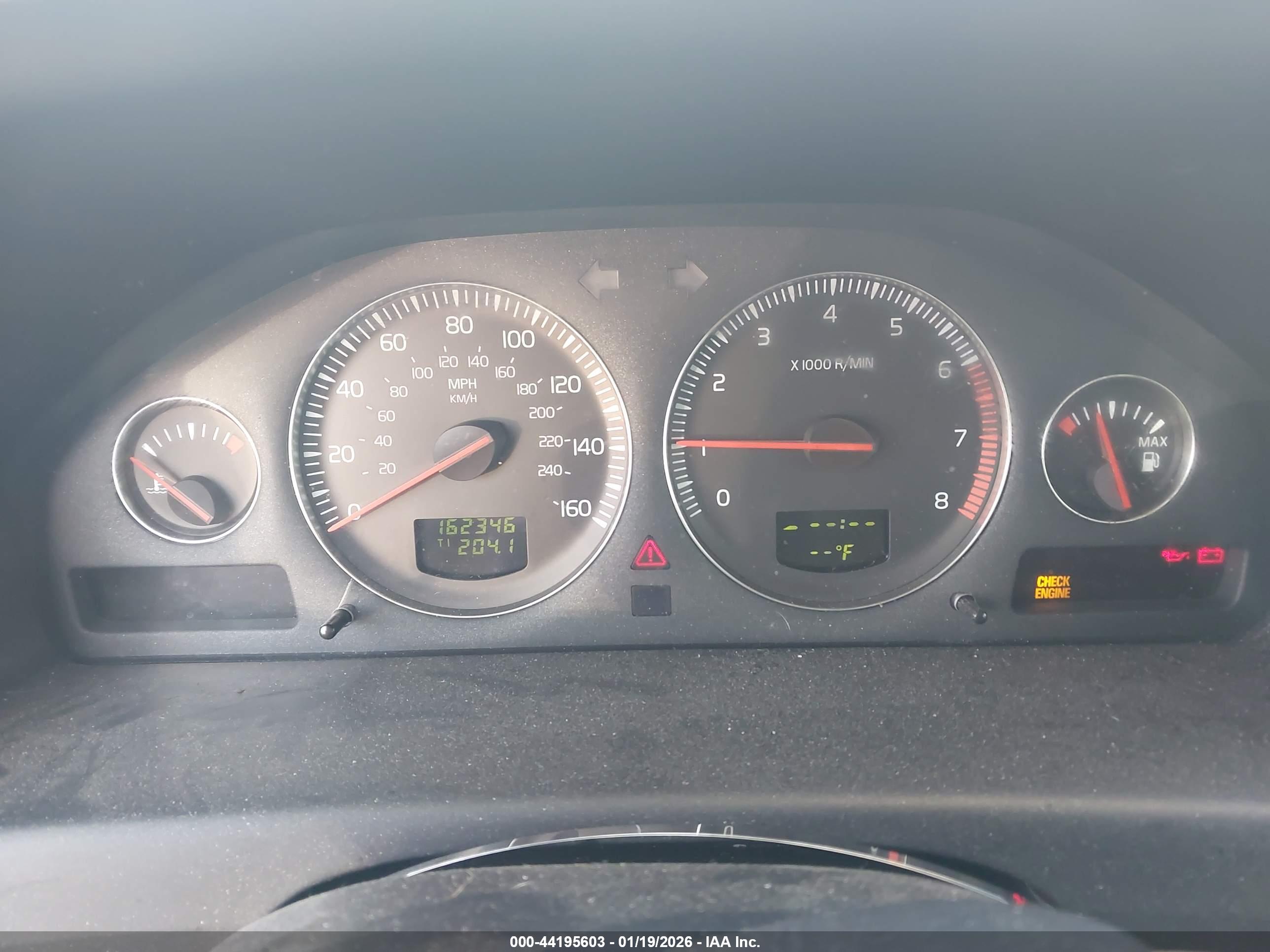 VOLVO S60 image 7