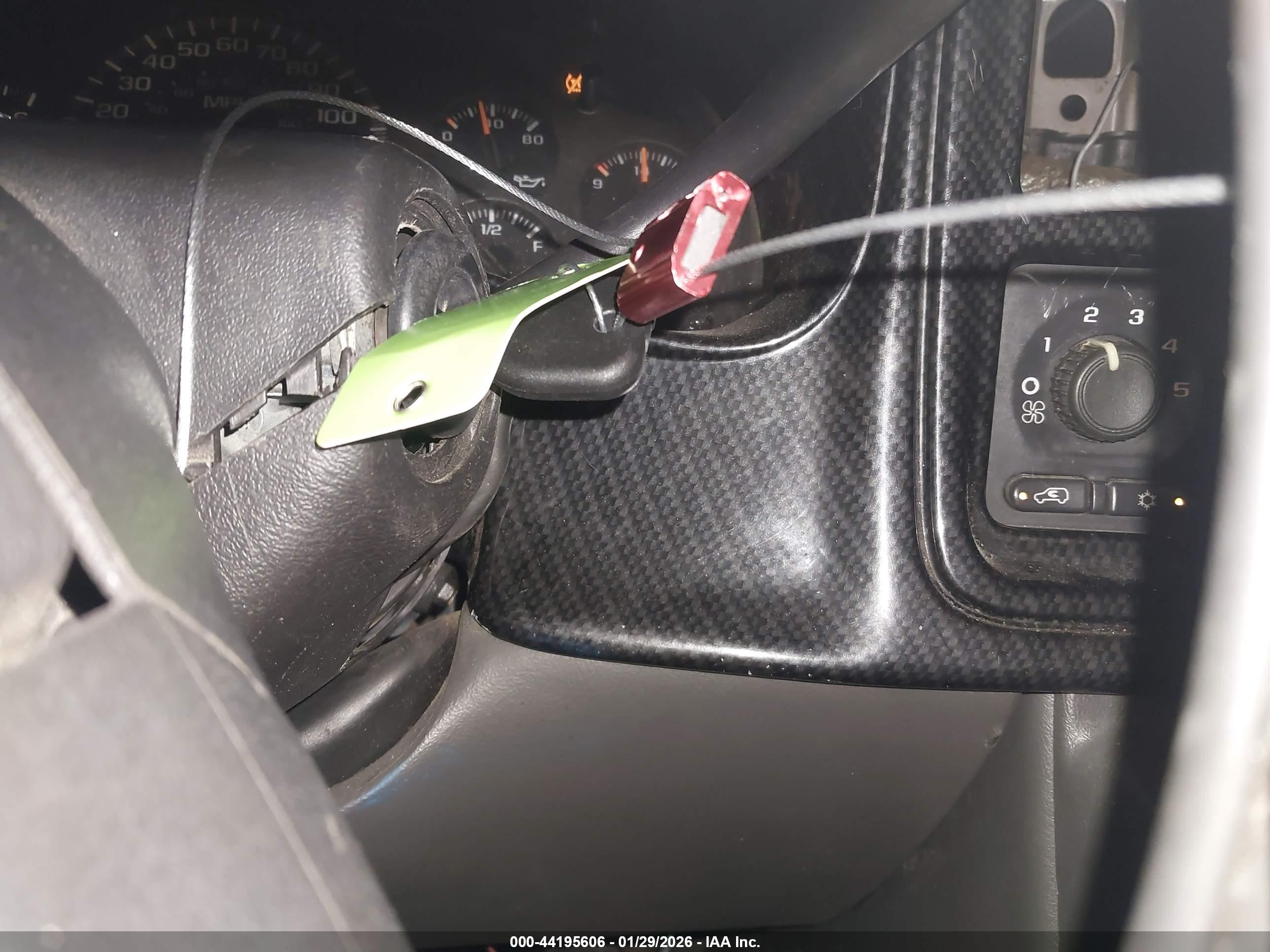 GMC SIERRA image 11