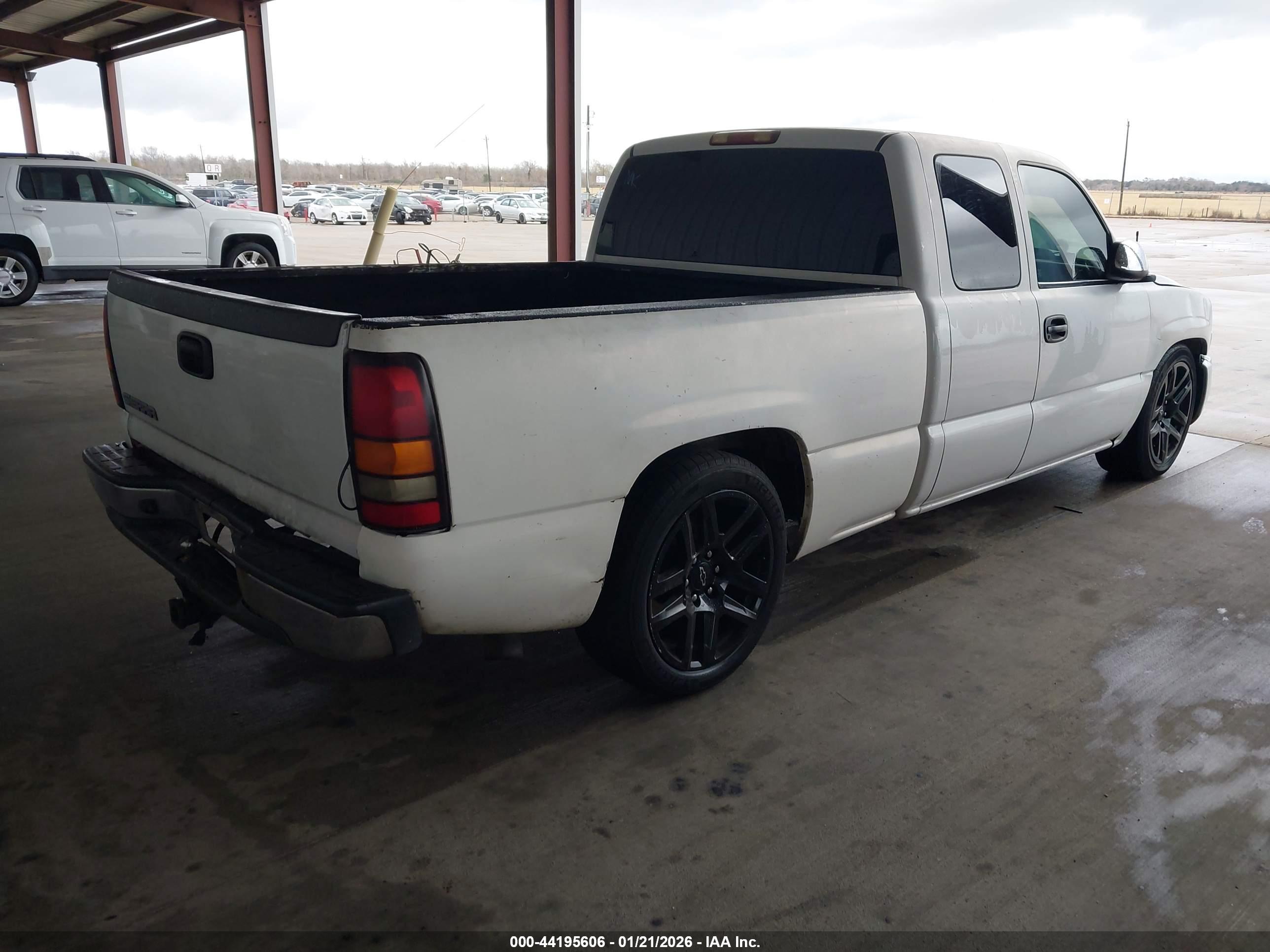 GMC SIERRA image 4