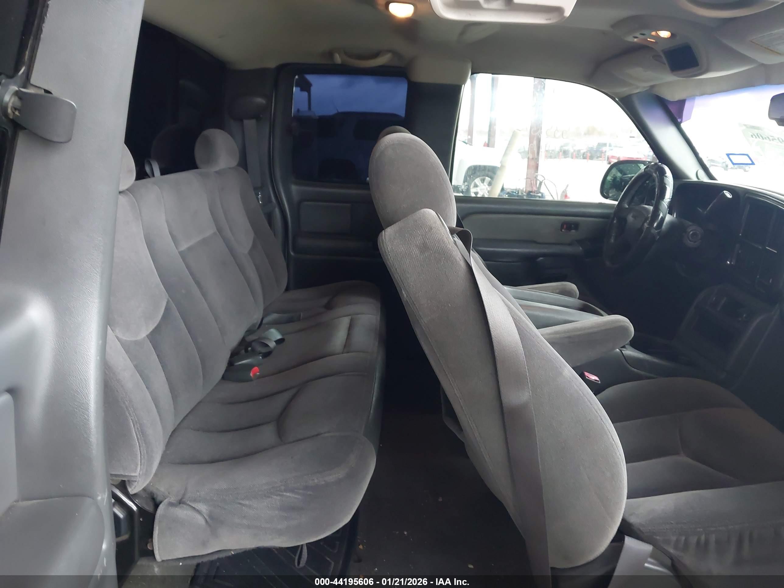 GMC SIERRA image 8
