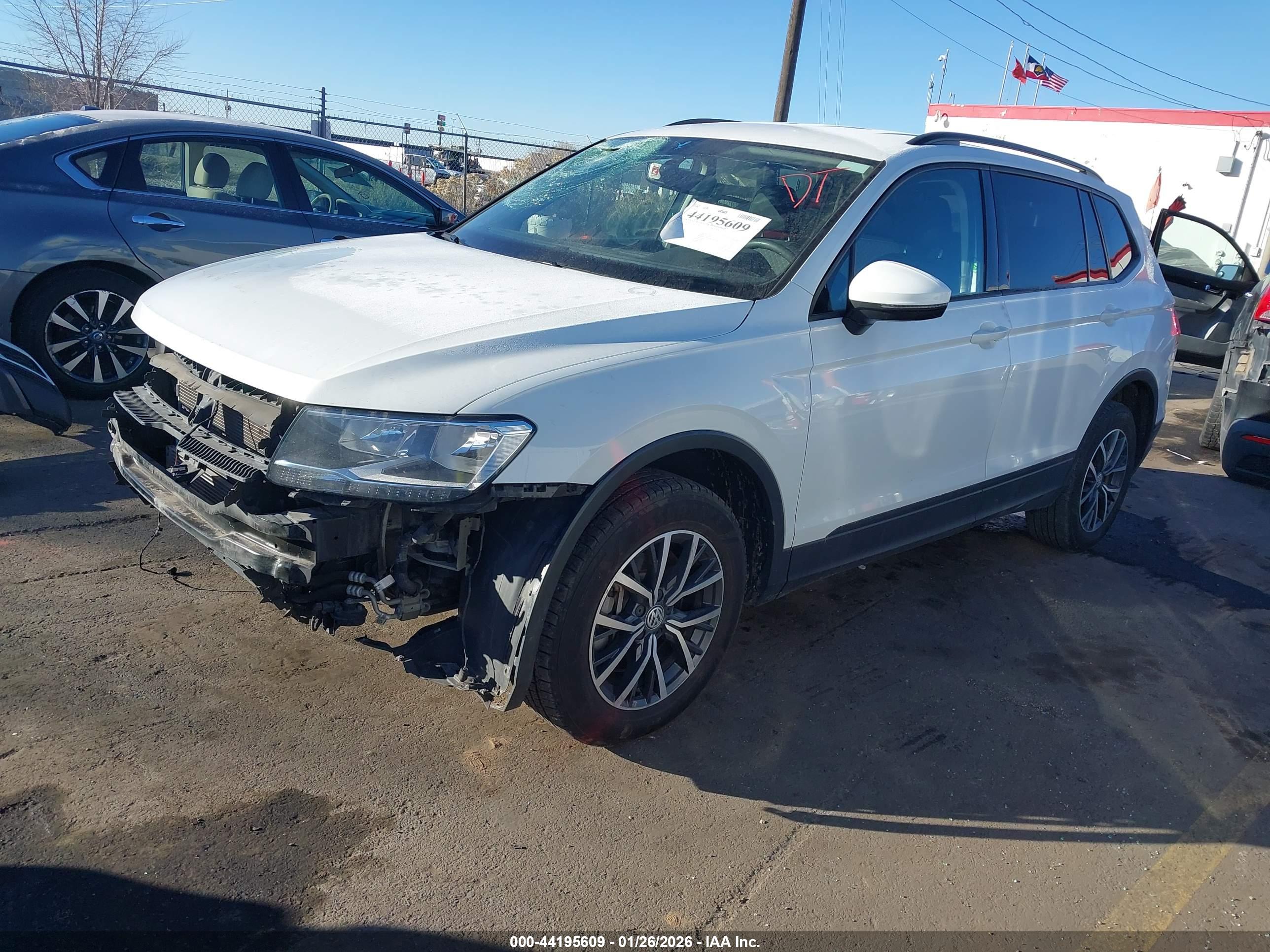 VOLKSWAGEN TIGUAN image 2