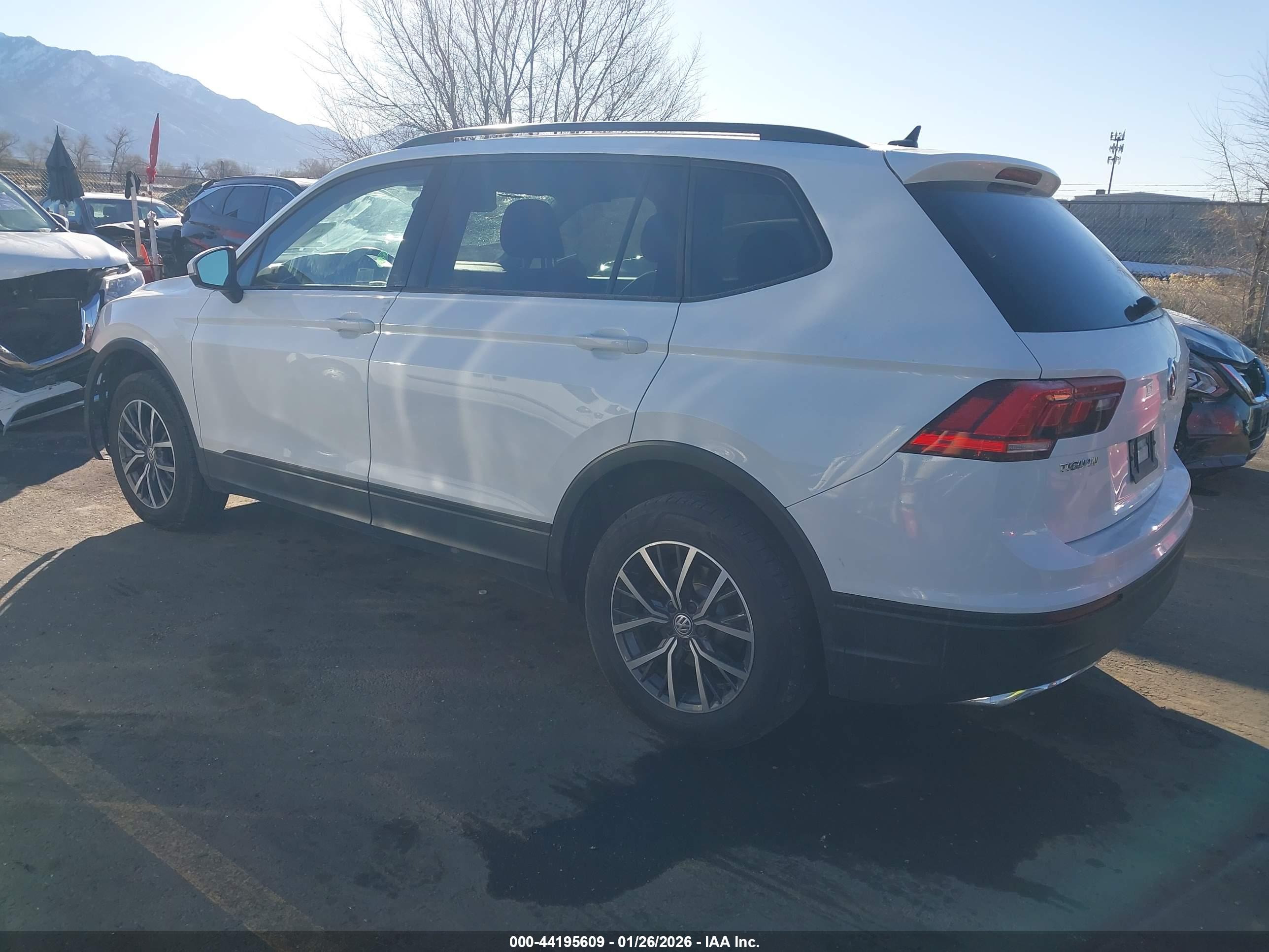 VOLKSWAGEN TIGUAN image 3