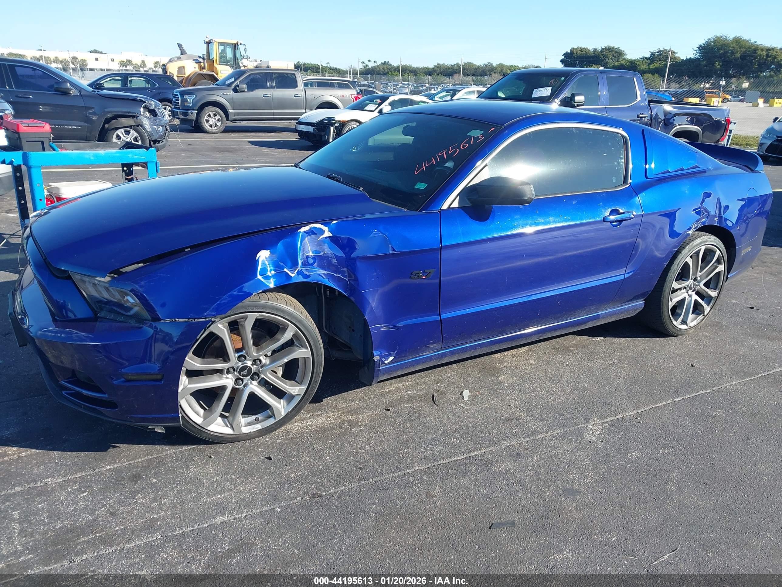 FORD MUSTANG image 6