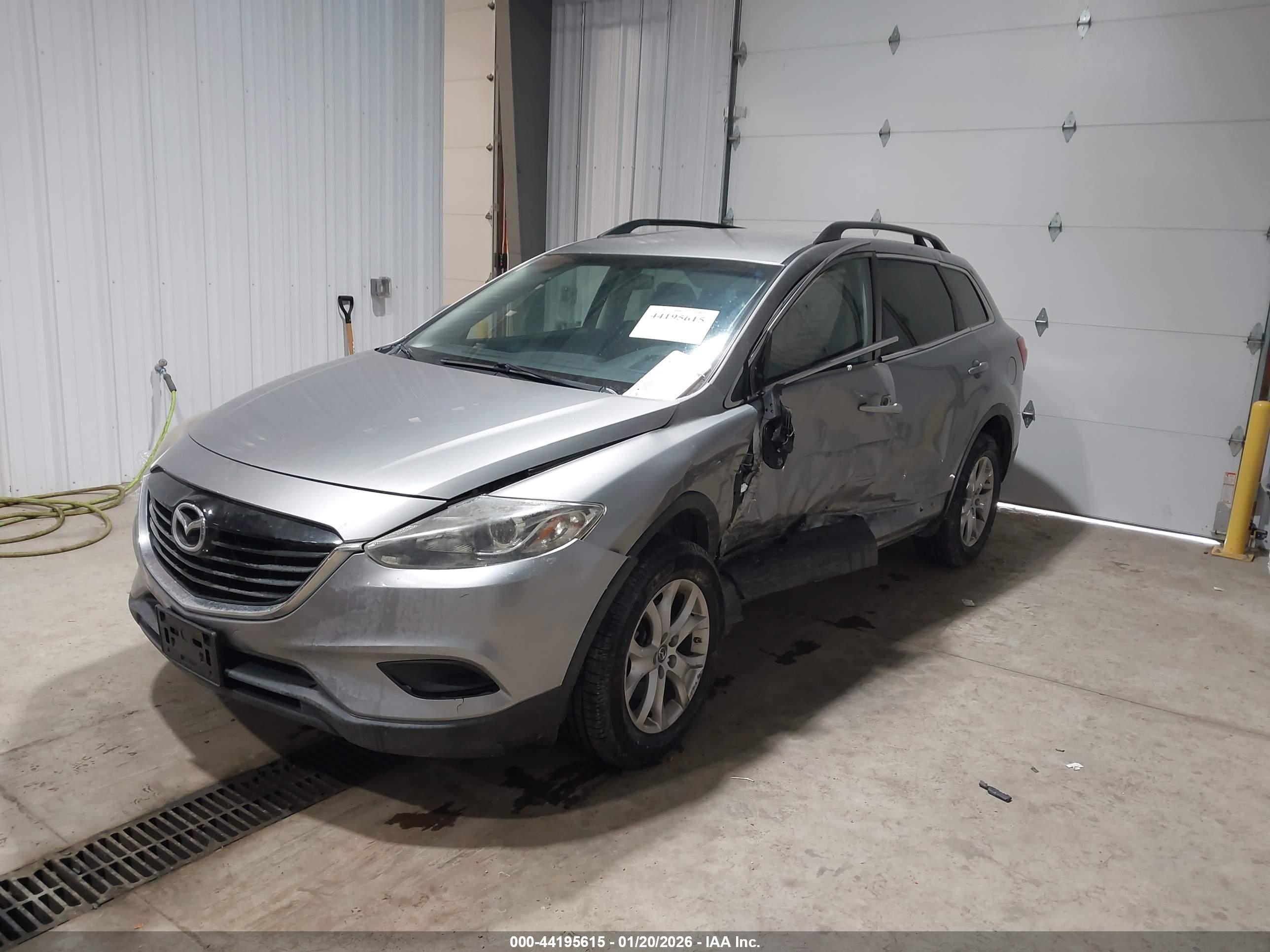 MAZDA CX-9 image 2