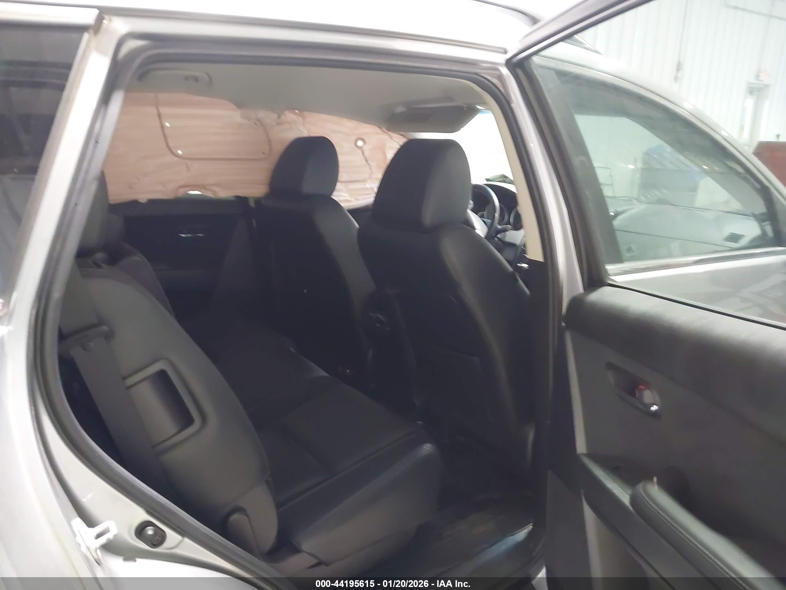 MAZDA CX-9 image 8