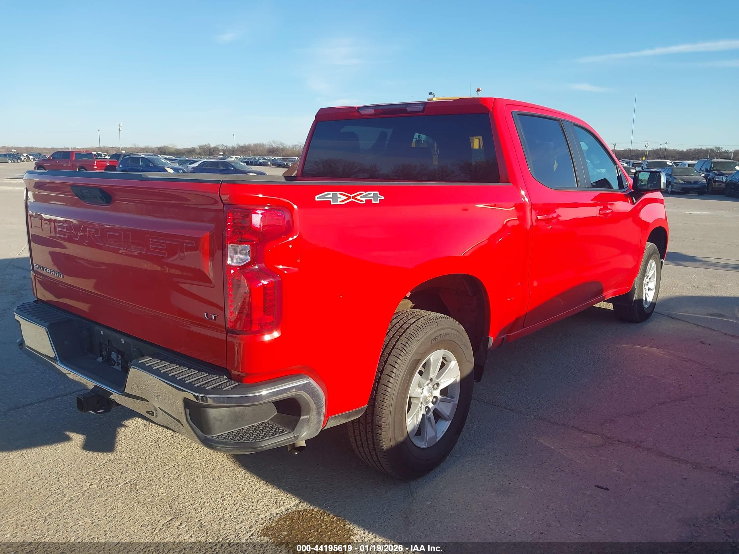 CHEVROLET SILVERADO image 4