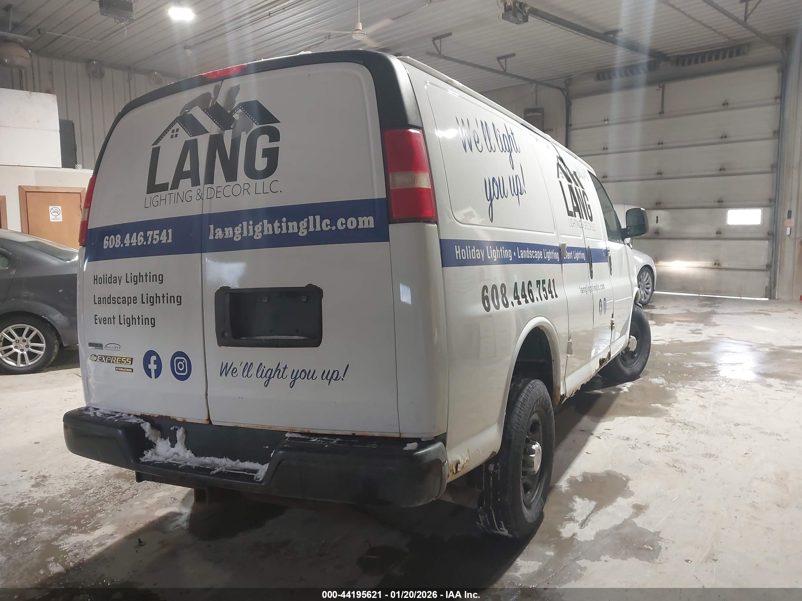 CHEVROLET EXPRESS image 4
