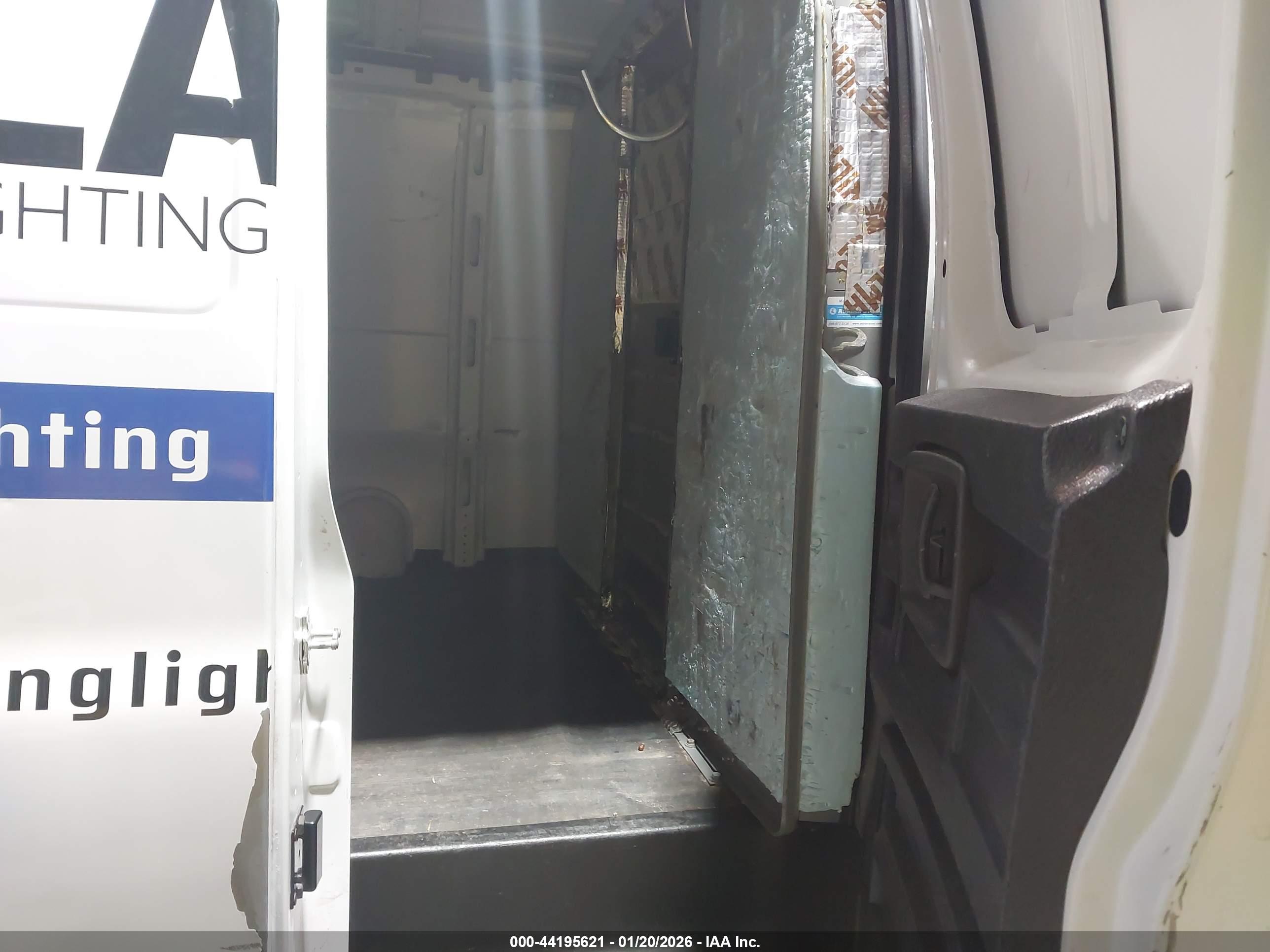 CHEVROLET EXPRESS image 8