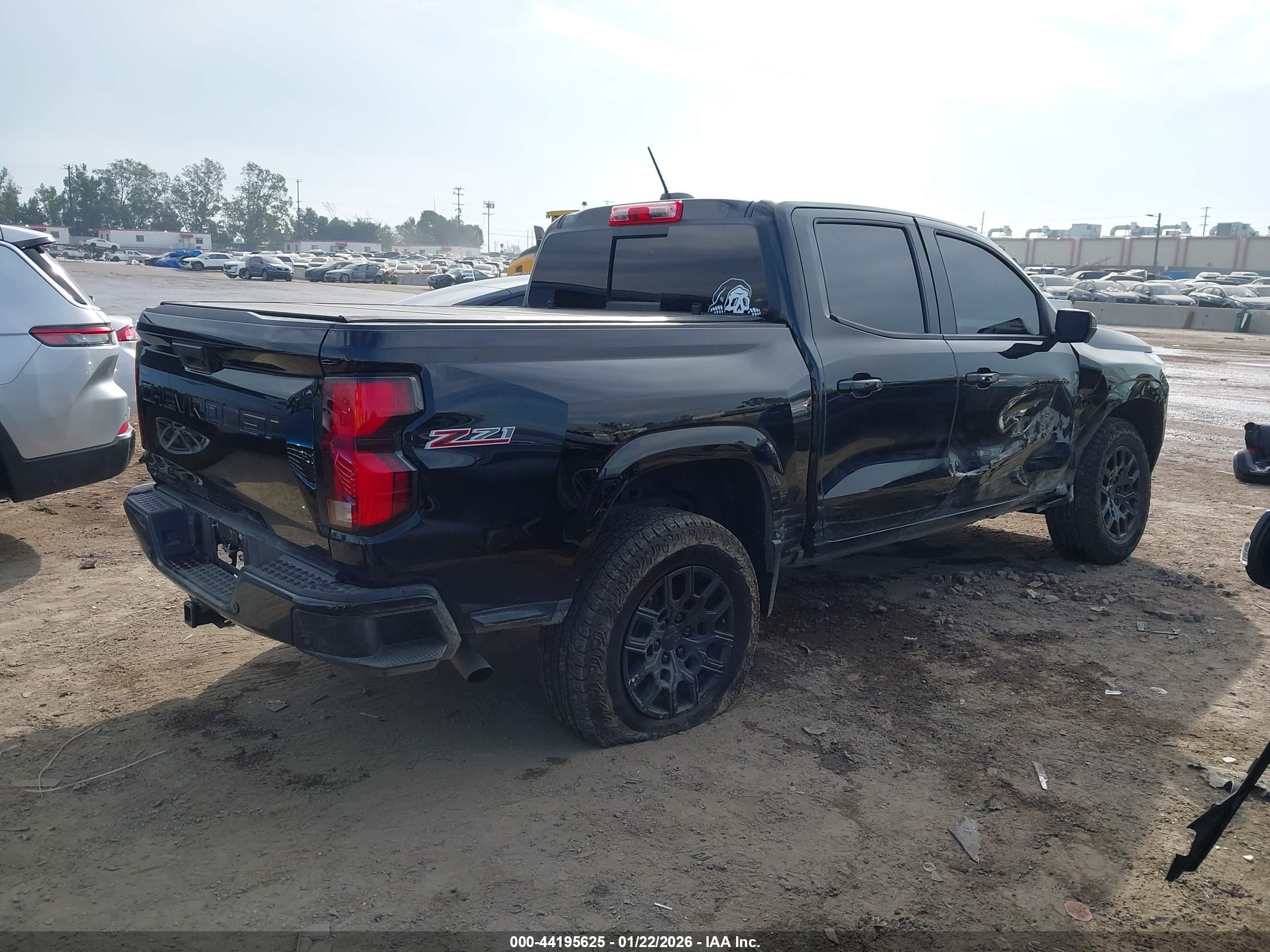CHEVROLET COLORADO image 4