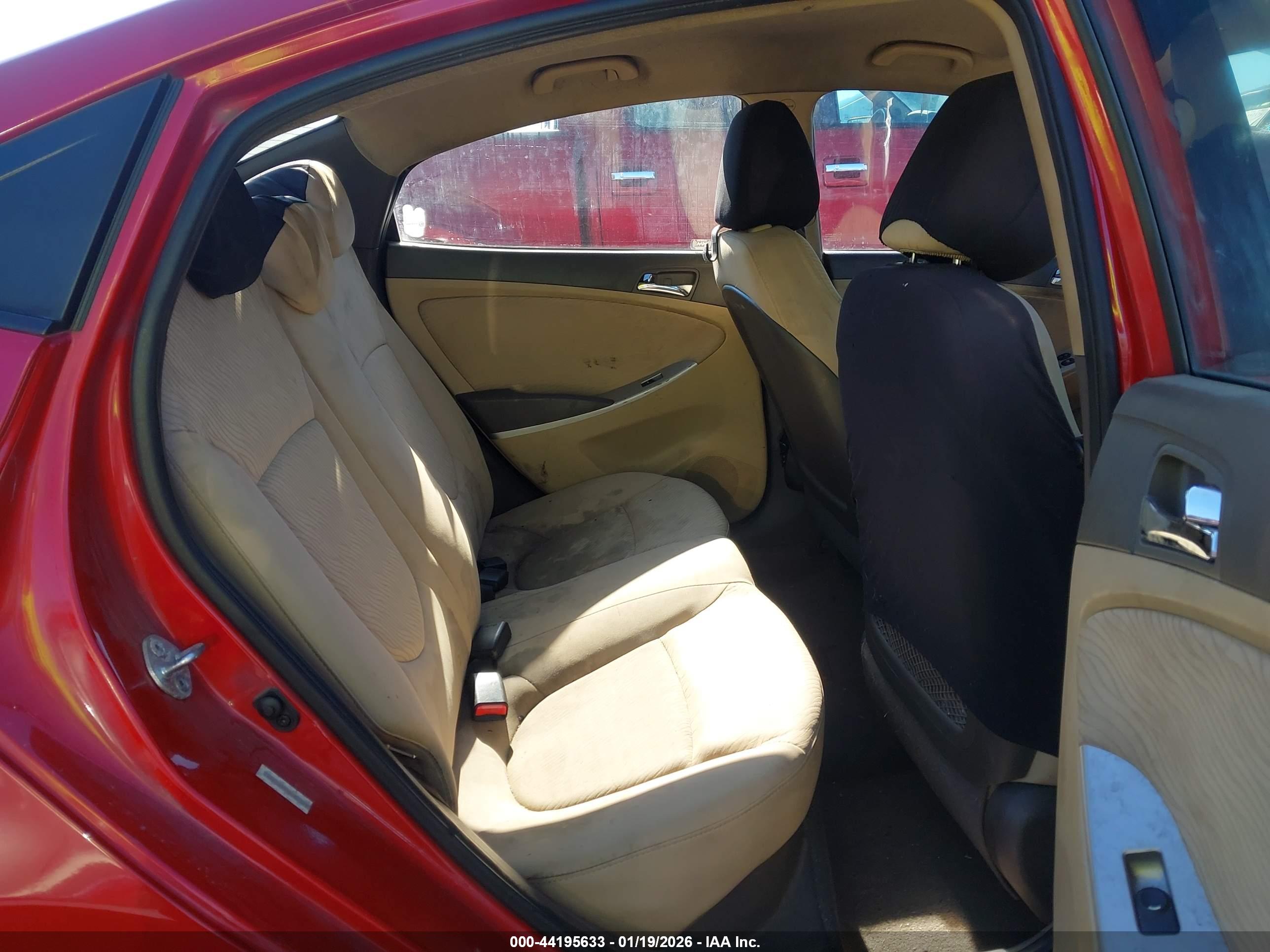 HYUNDAI ACCENT image 8