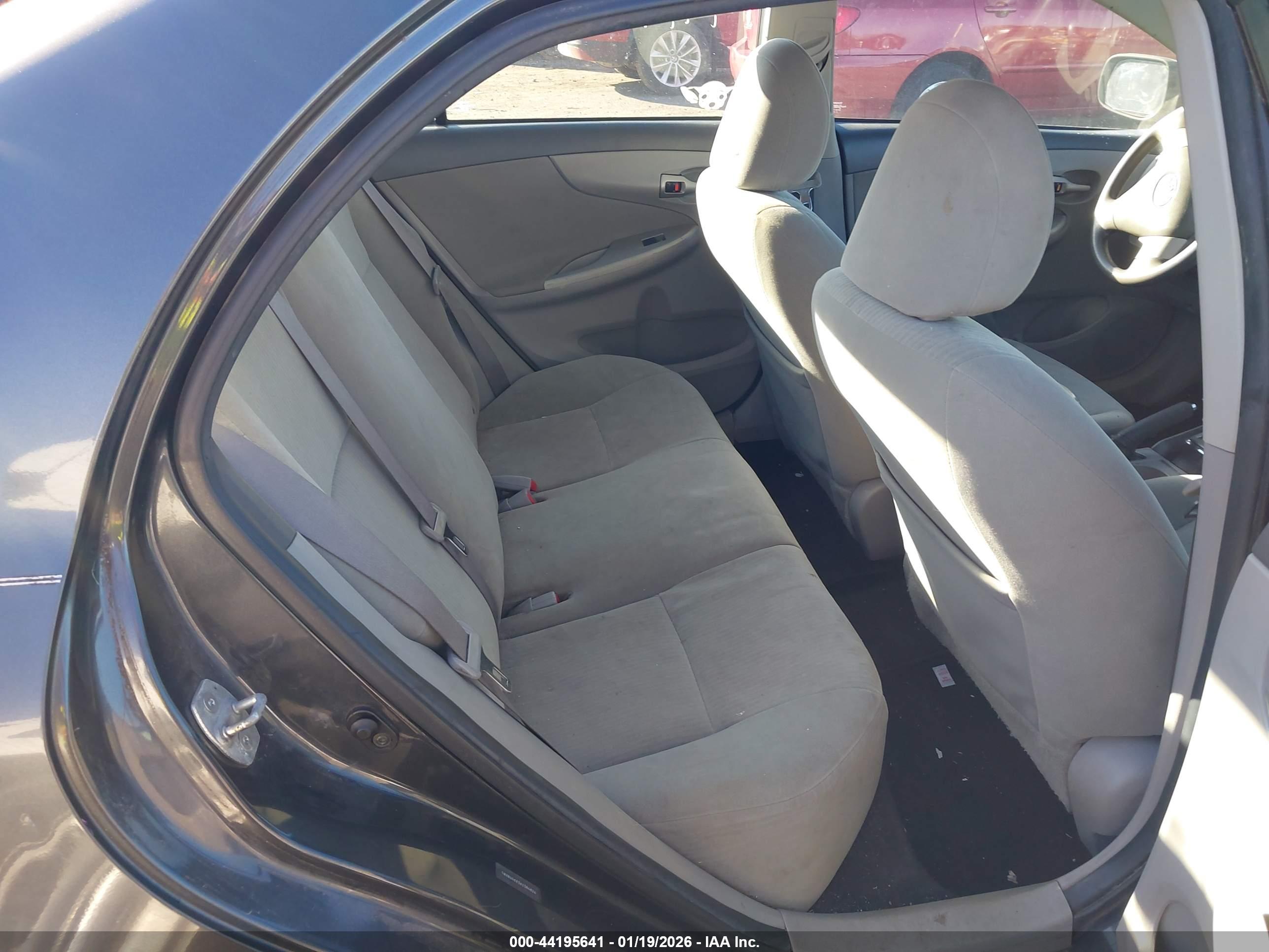 TOYOTA COROLLA image 8