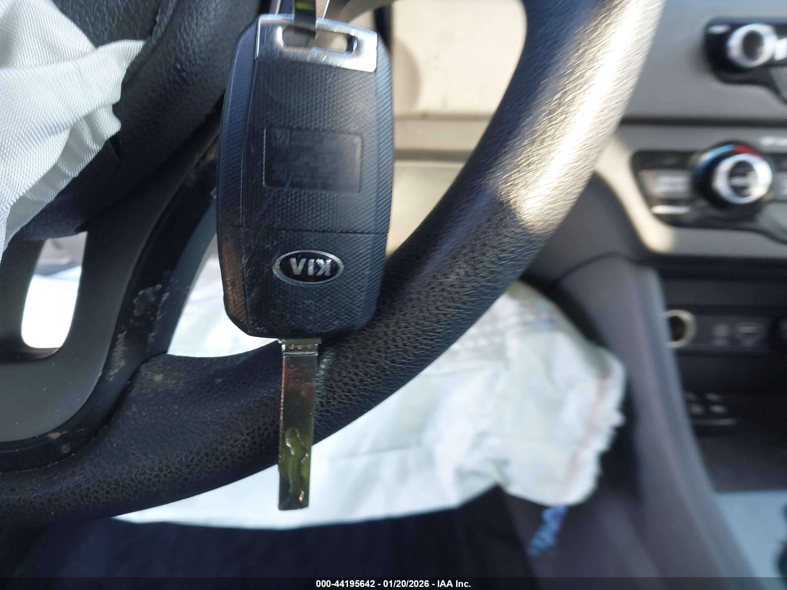 KIA NIRO image 11