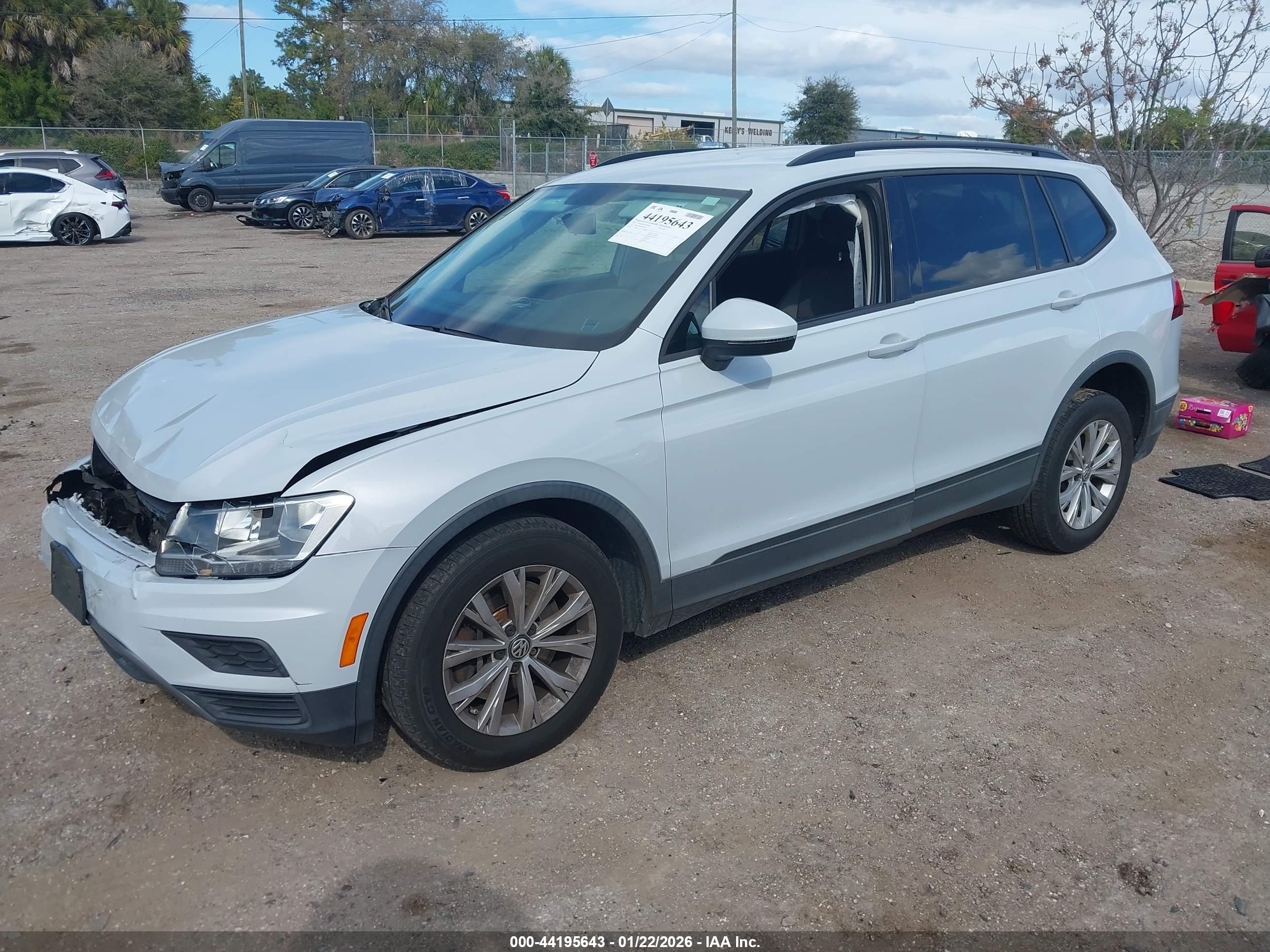 VOLKSWAGEN TIGUAN image 2