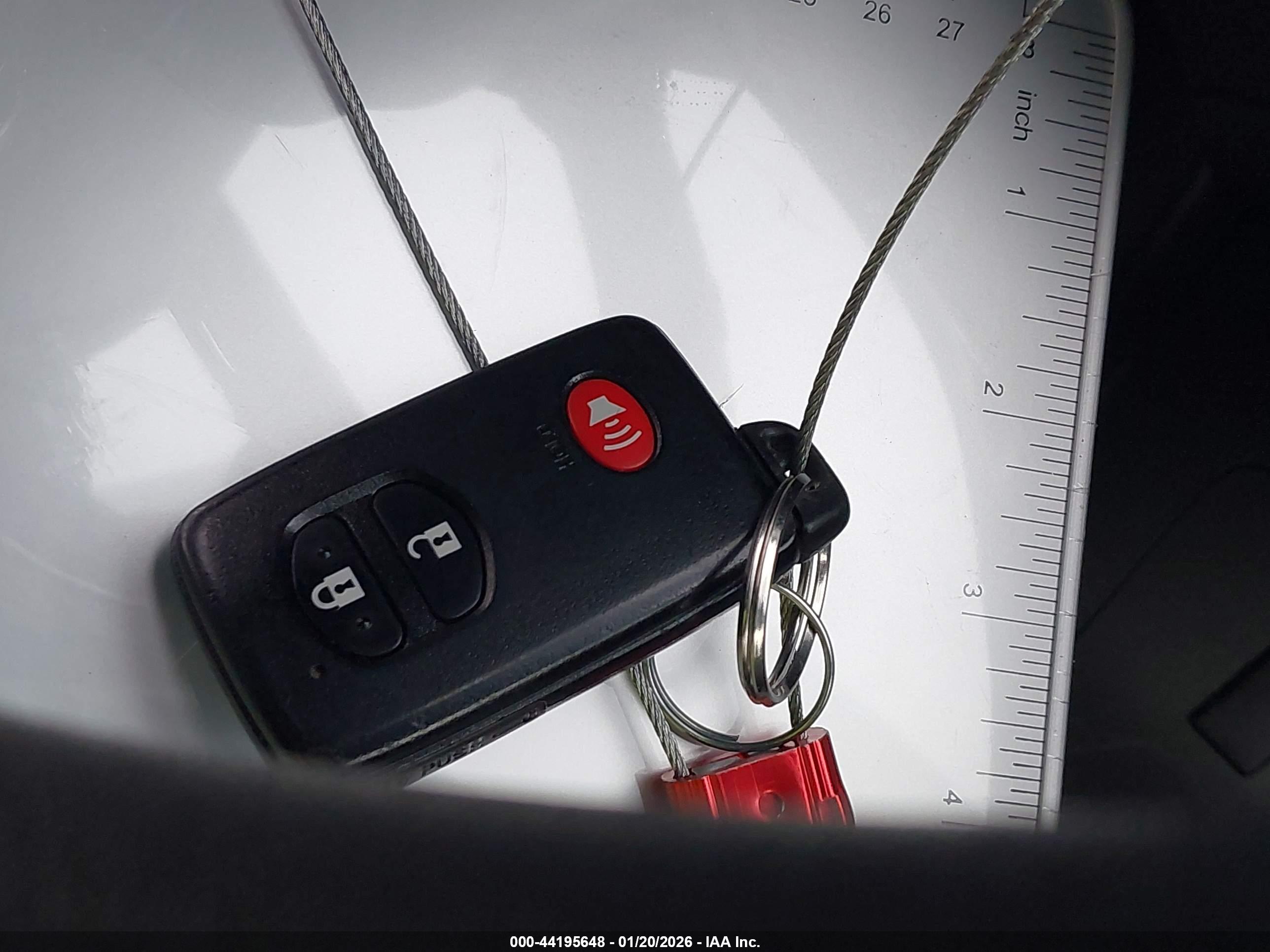TOYOTA PRIUS image 11