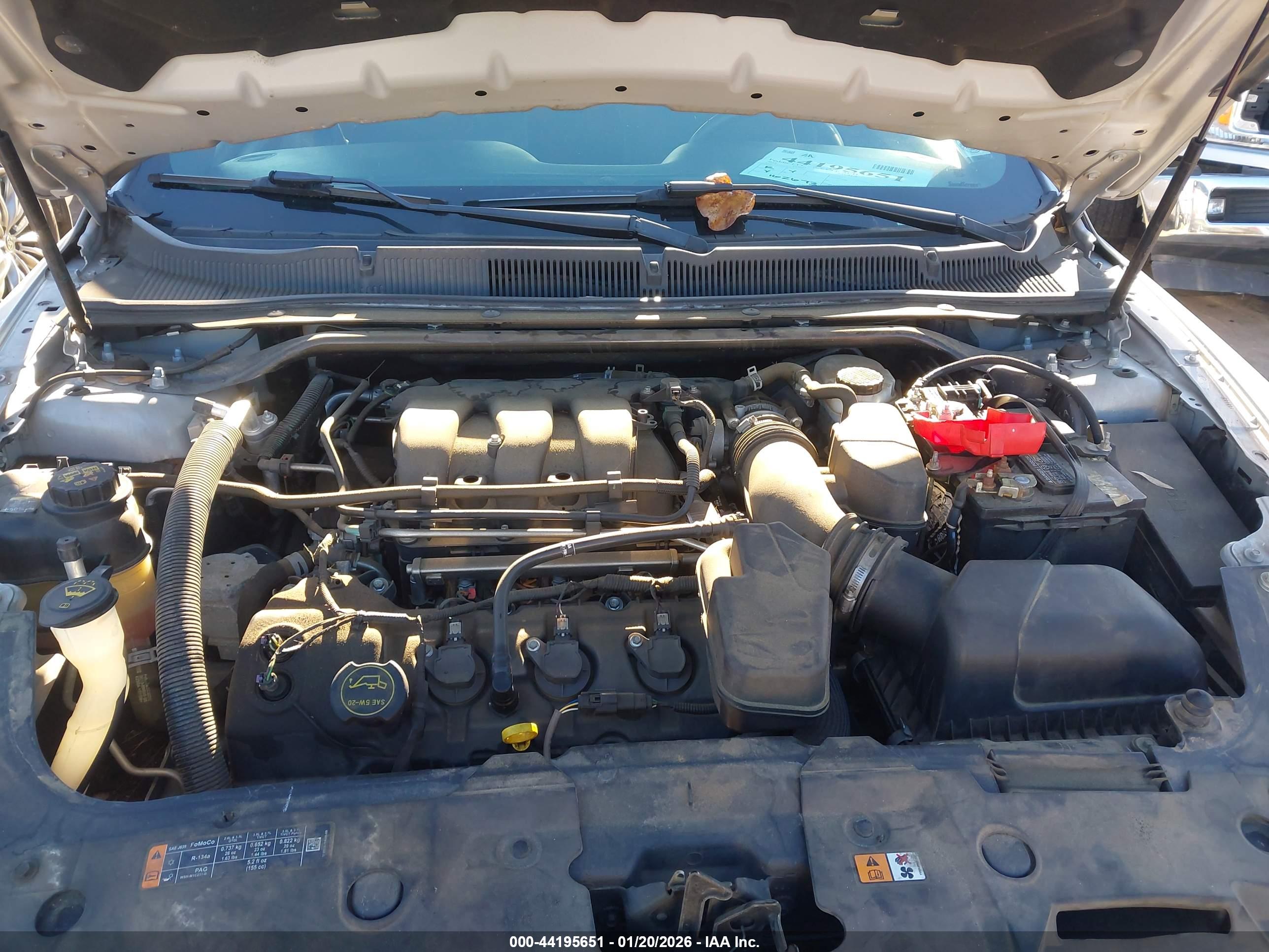 FORD TAURUS image 10