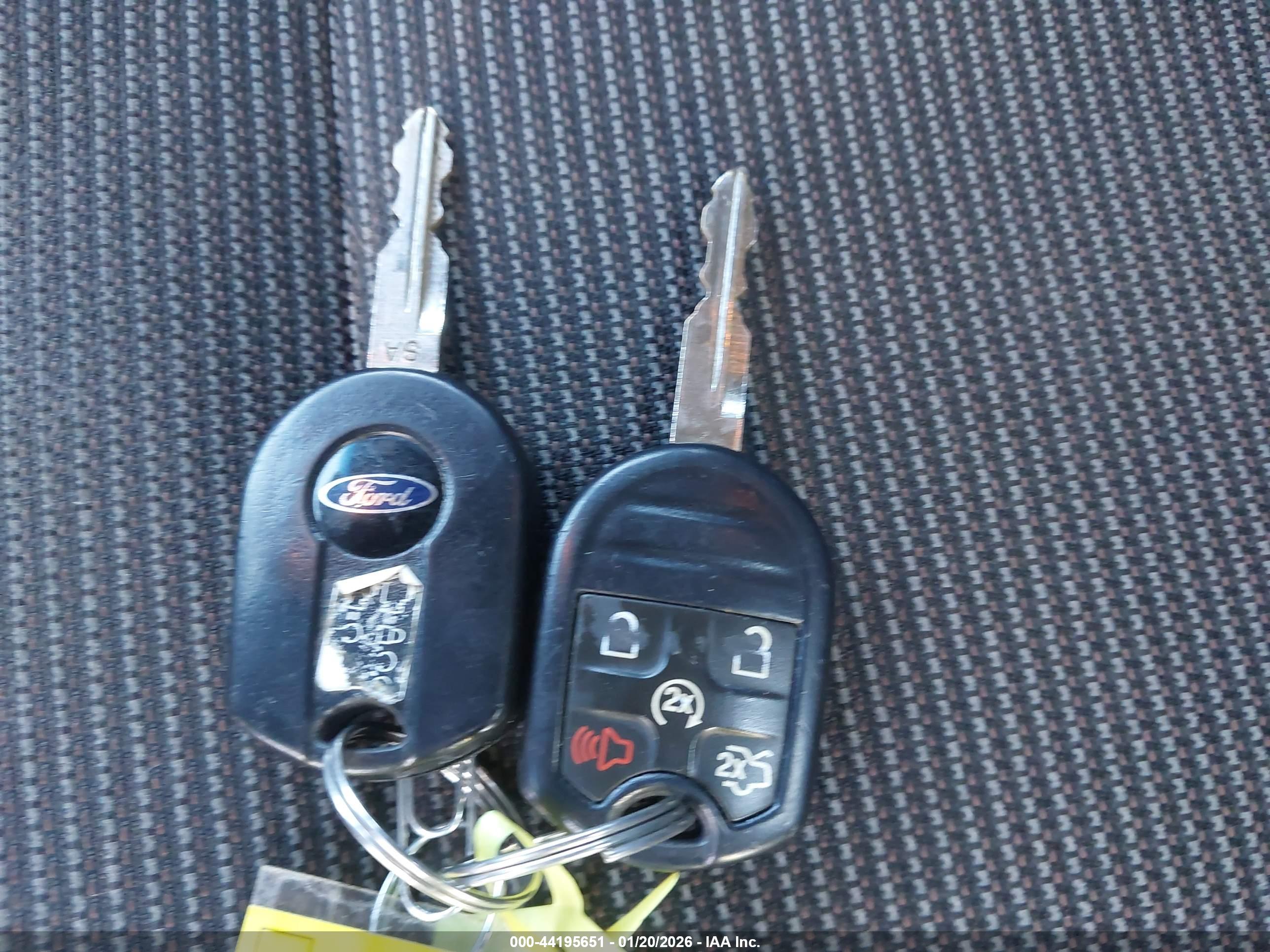 FORD TAURUS image 11
