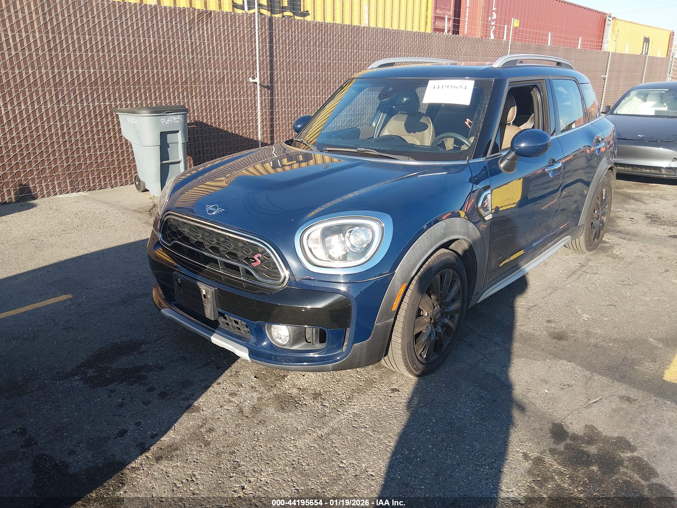 MINI COUNTRYMAN image 2