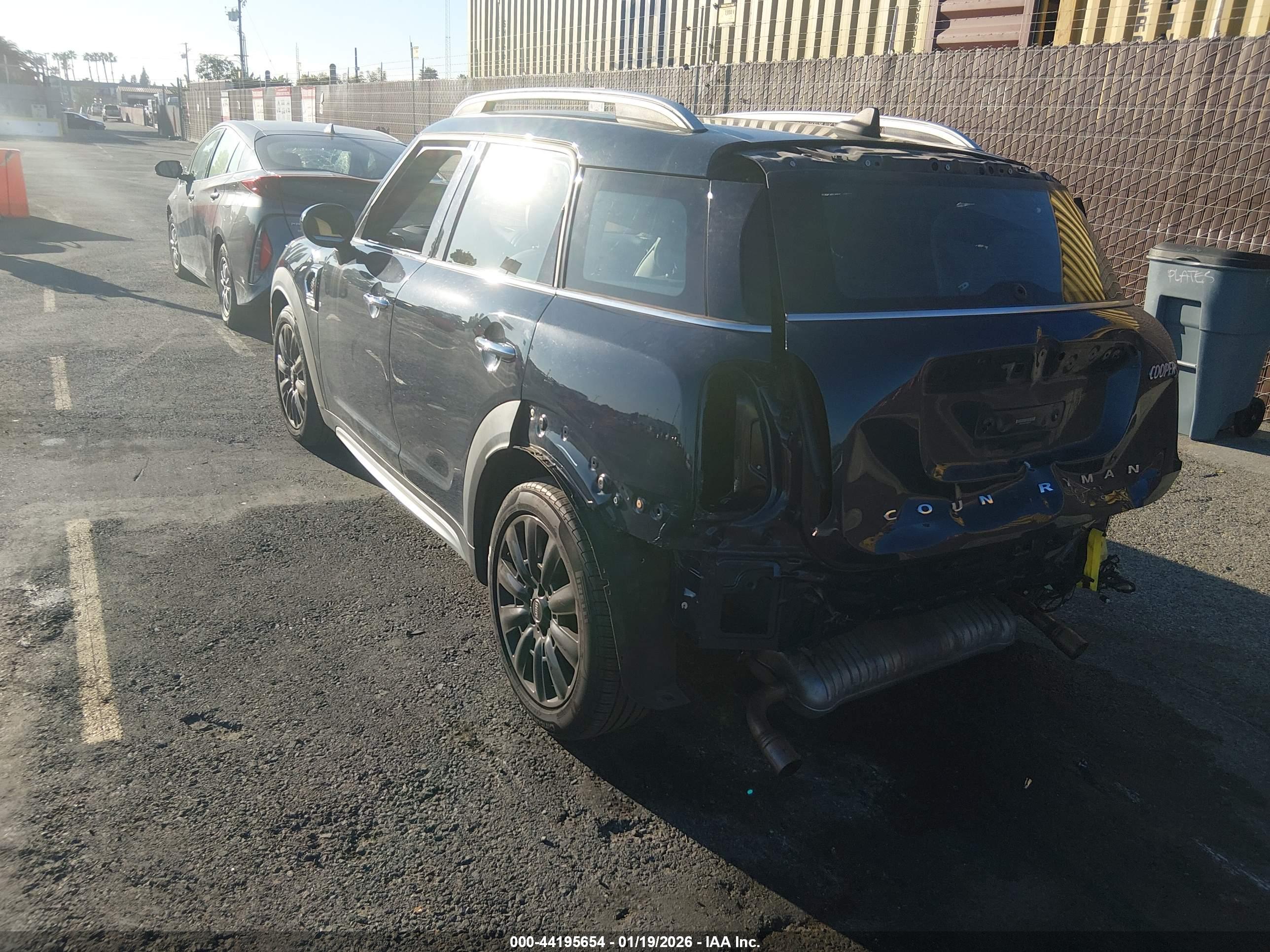 MINI COUNTRYMAN image 3