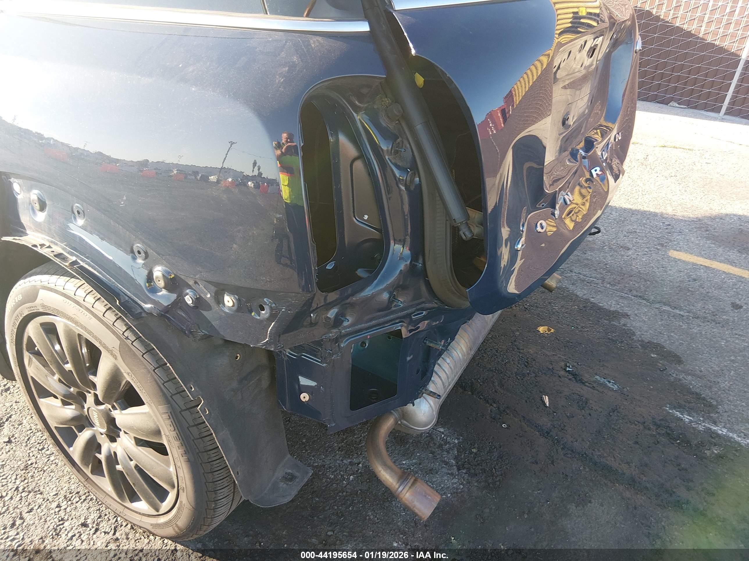 MINI COUNTRYMAN image 6