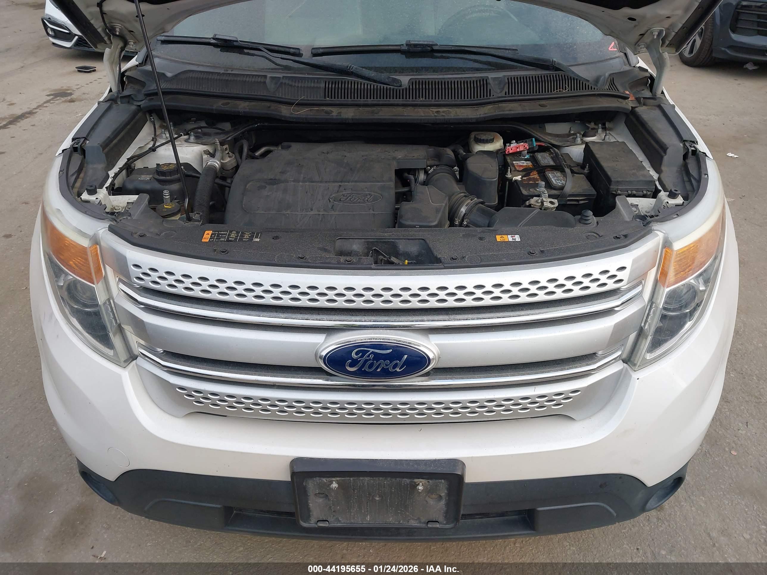 FORD EXPLORER image 10