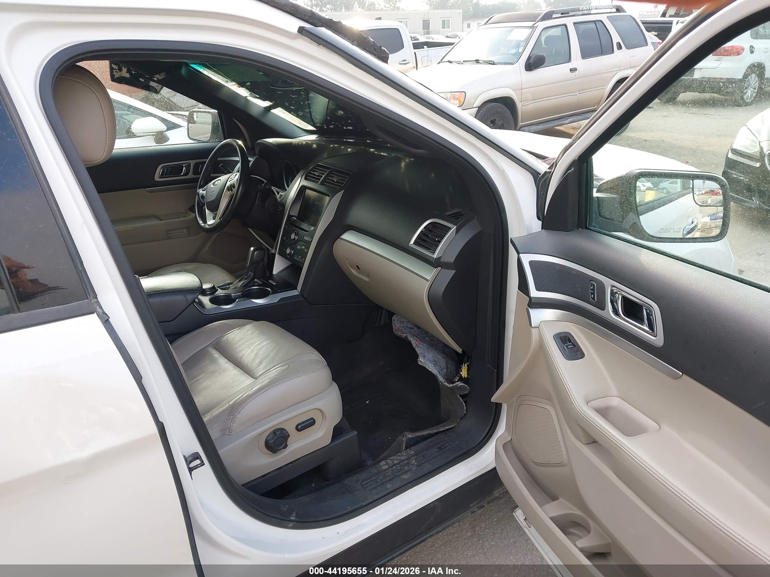 FORD EXPLORER image 5