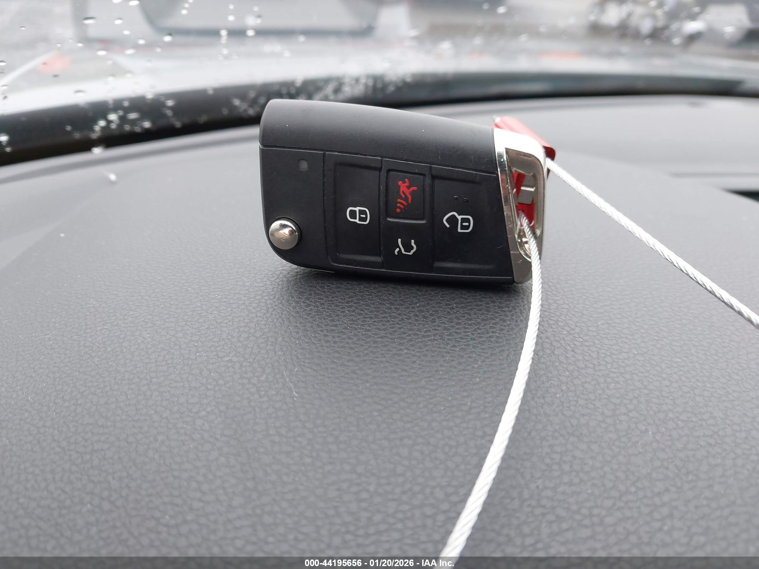 VOLKSWAGEN TIGUAN image 11