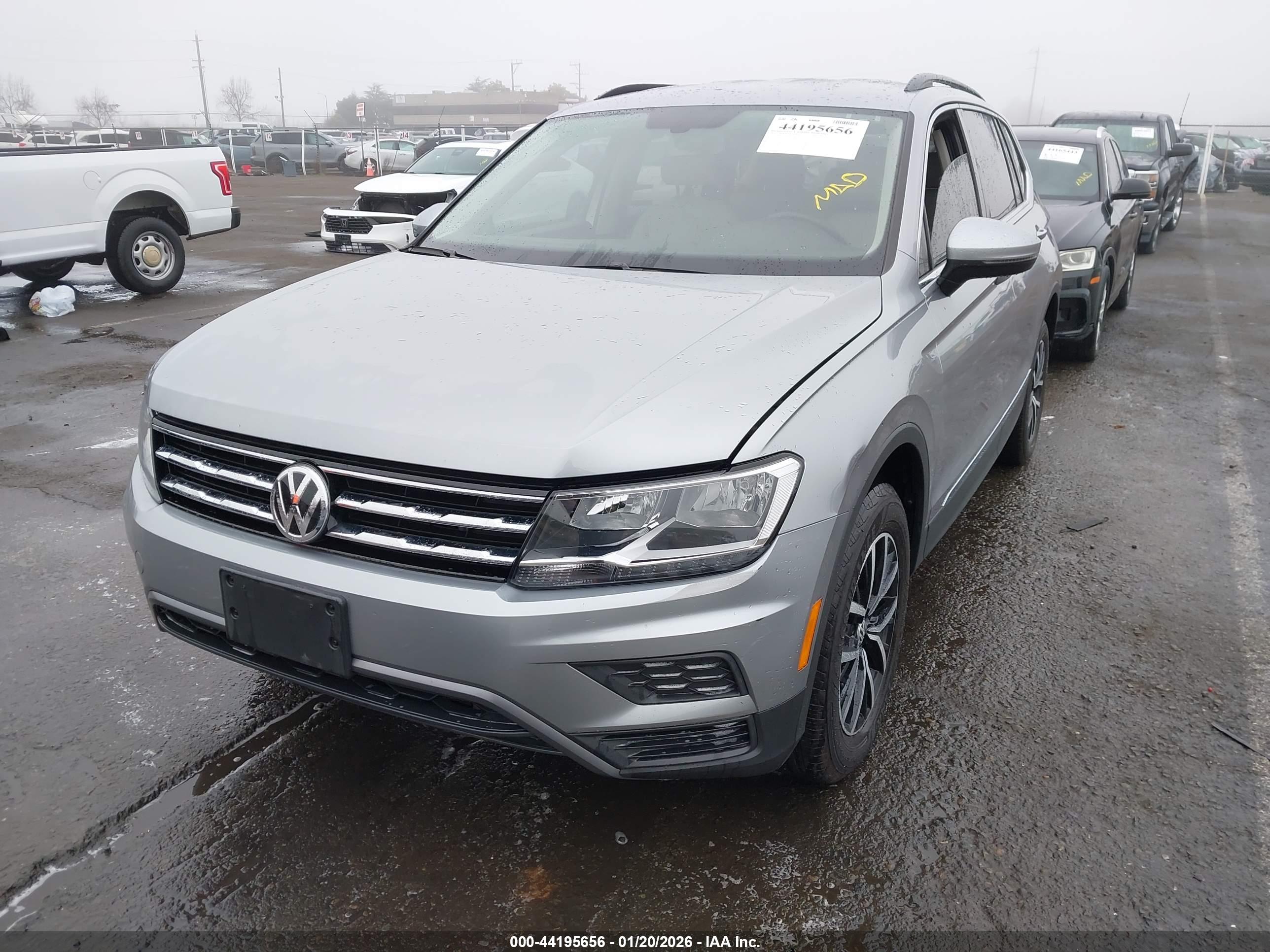 VOLKSWAGEN TIGUAN image 2