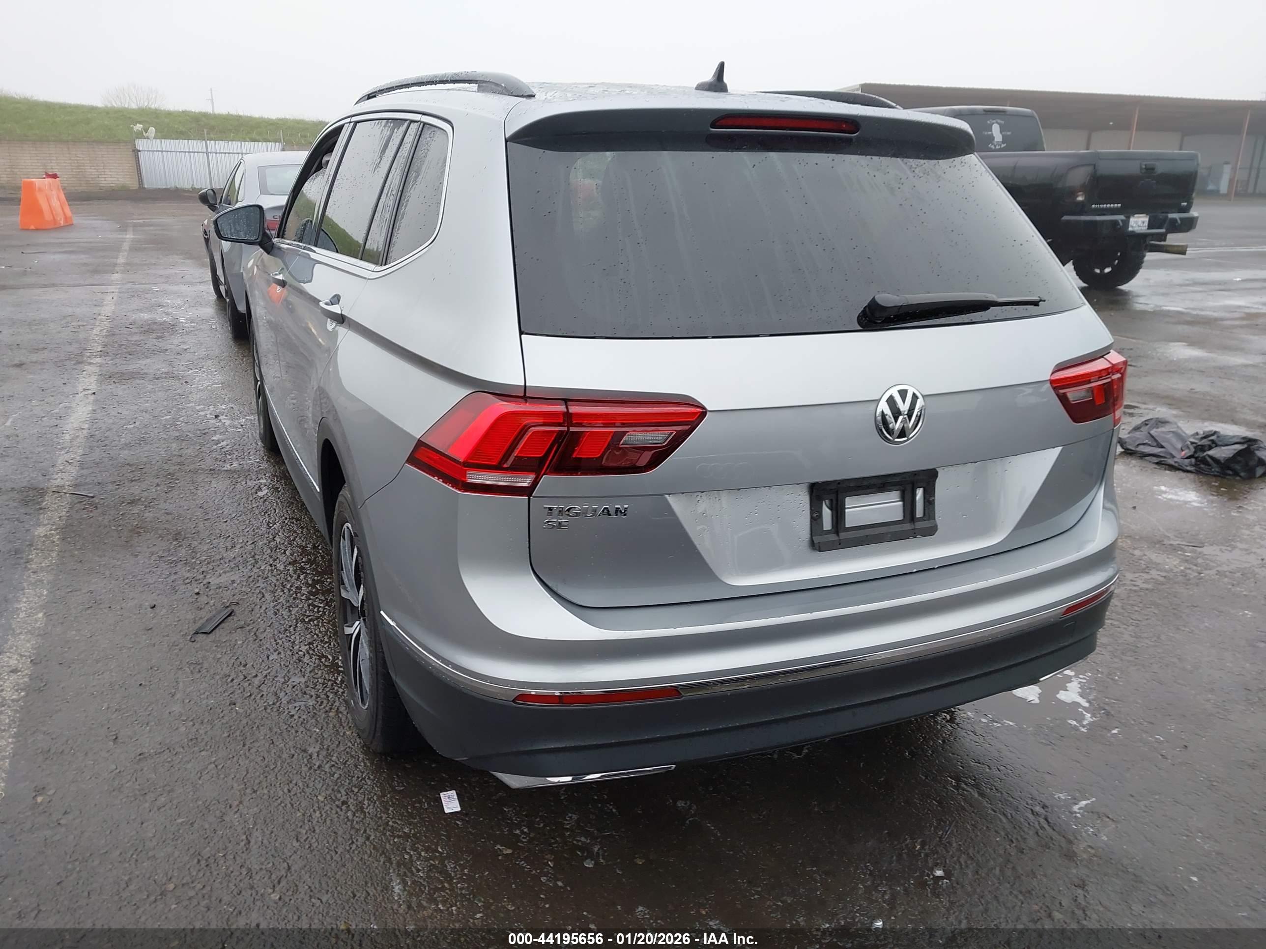 VOLKSWAGEN TIGUAN image 3