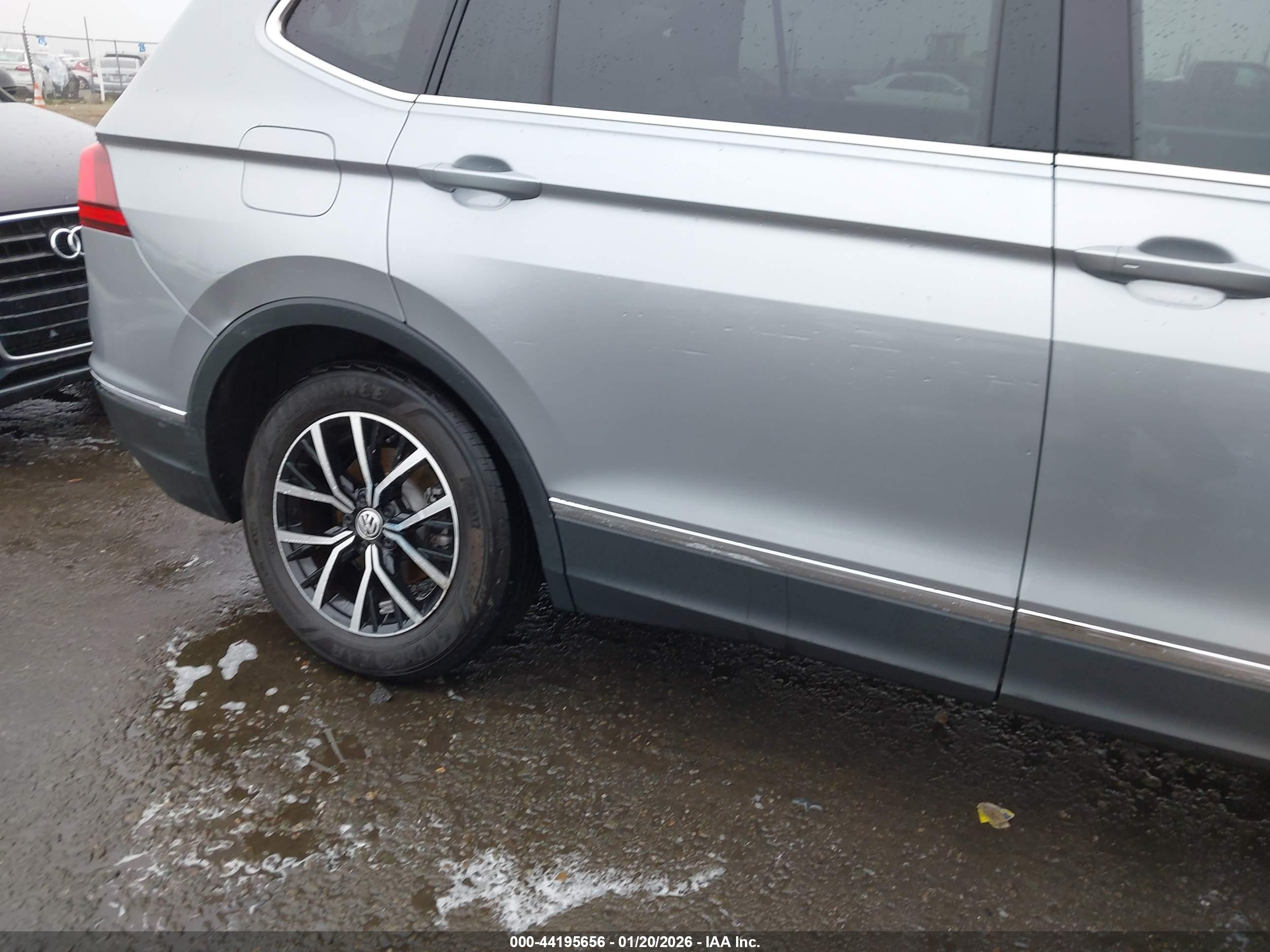 VOLKSWAGEN TIGUAN image 6