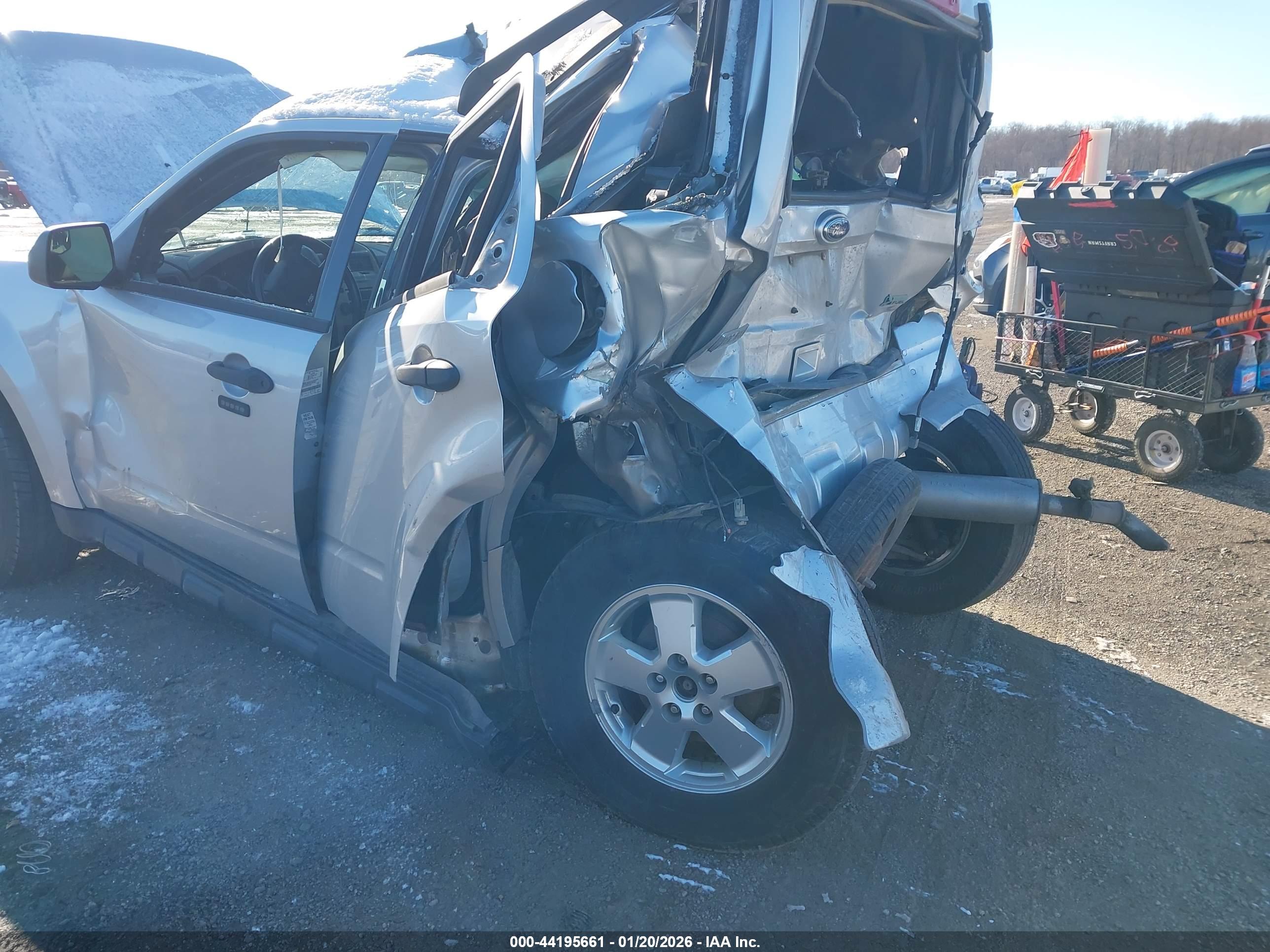FORD ESCAPE image 6