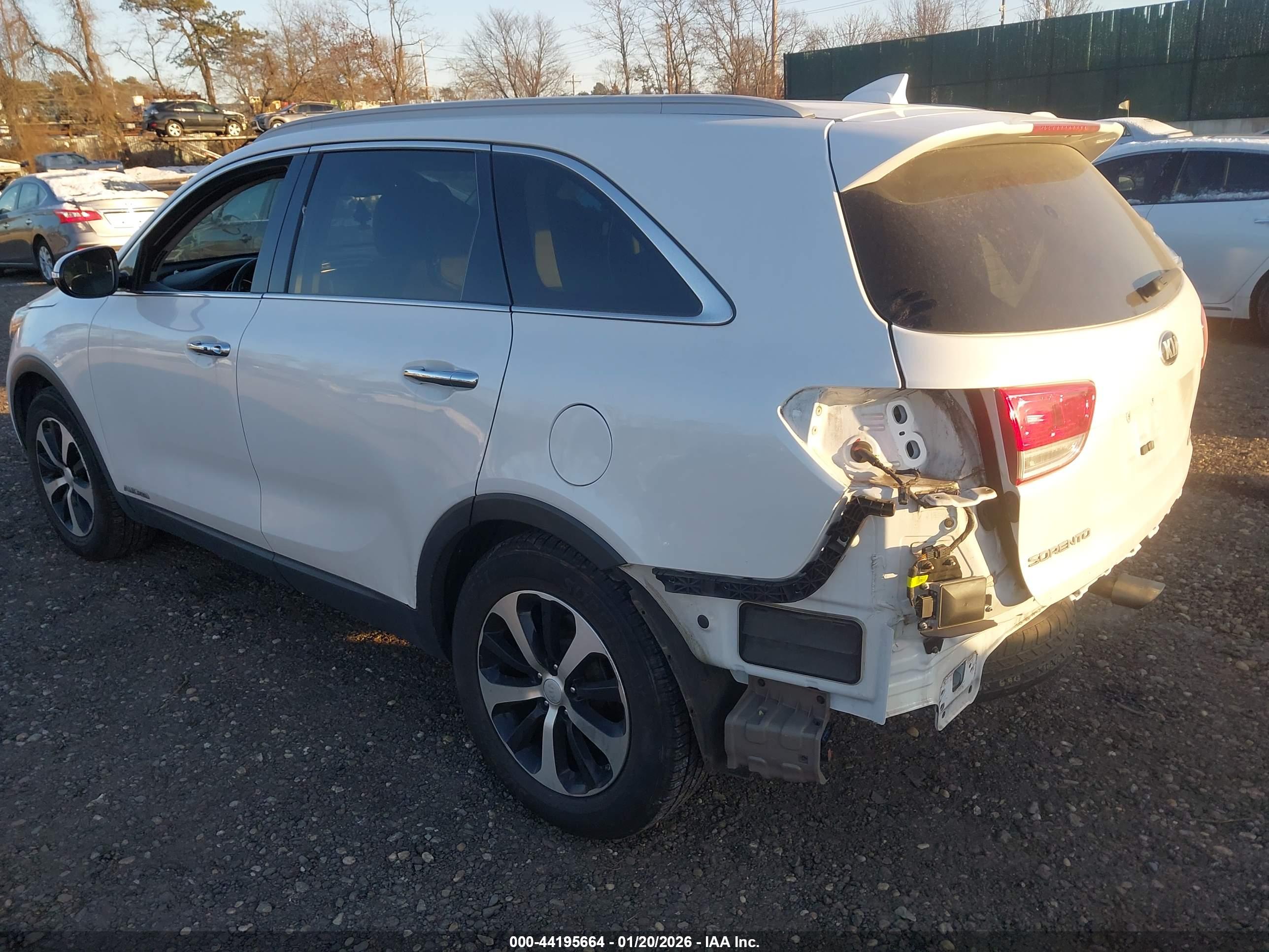 KIA SORENTO image 3