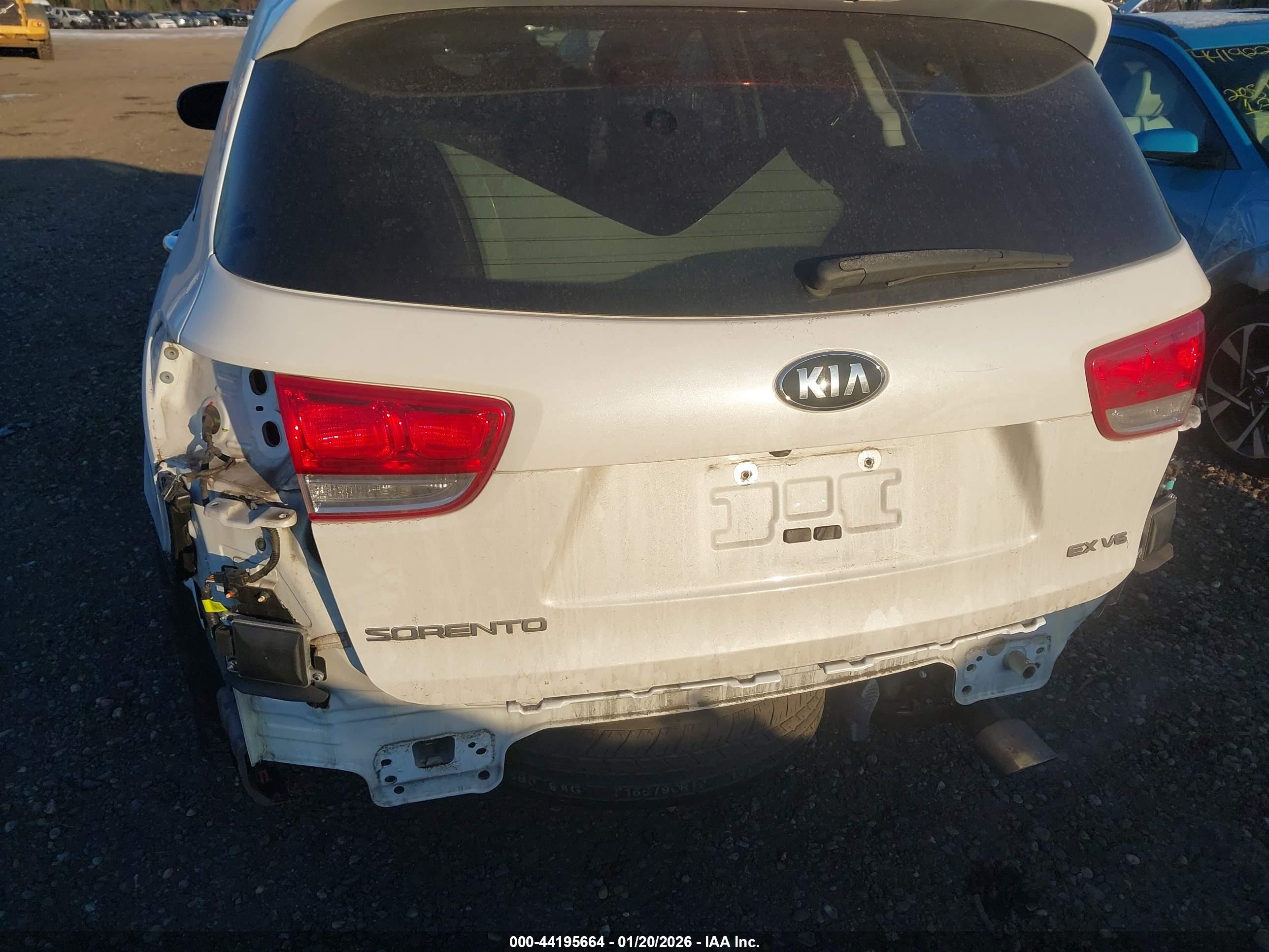 KIA SORENTO image 6