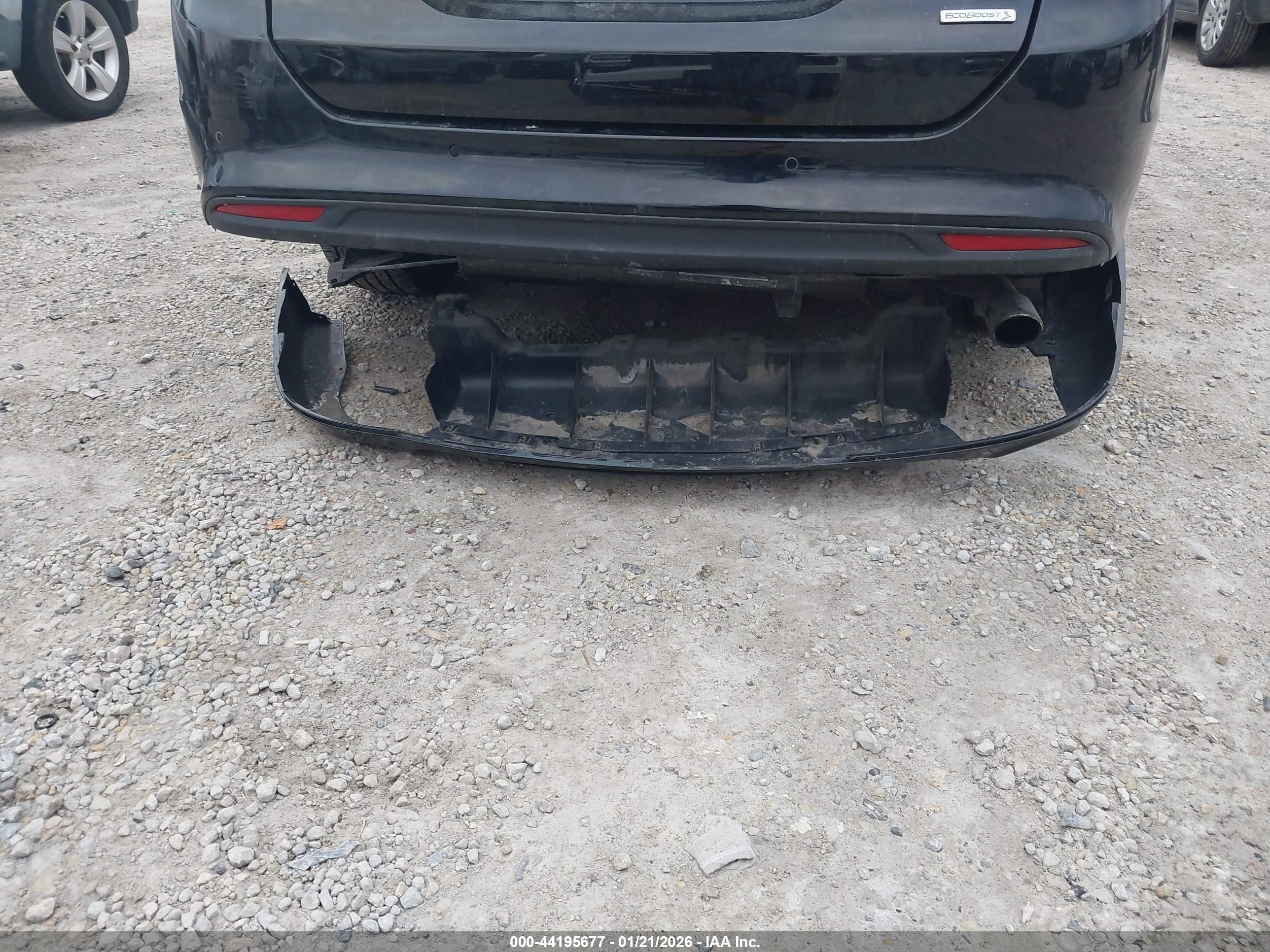 FORD FUSION image 6
