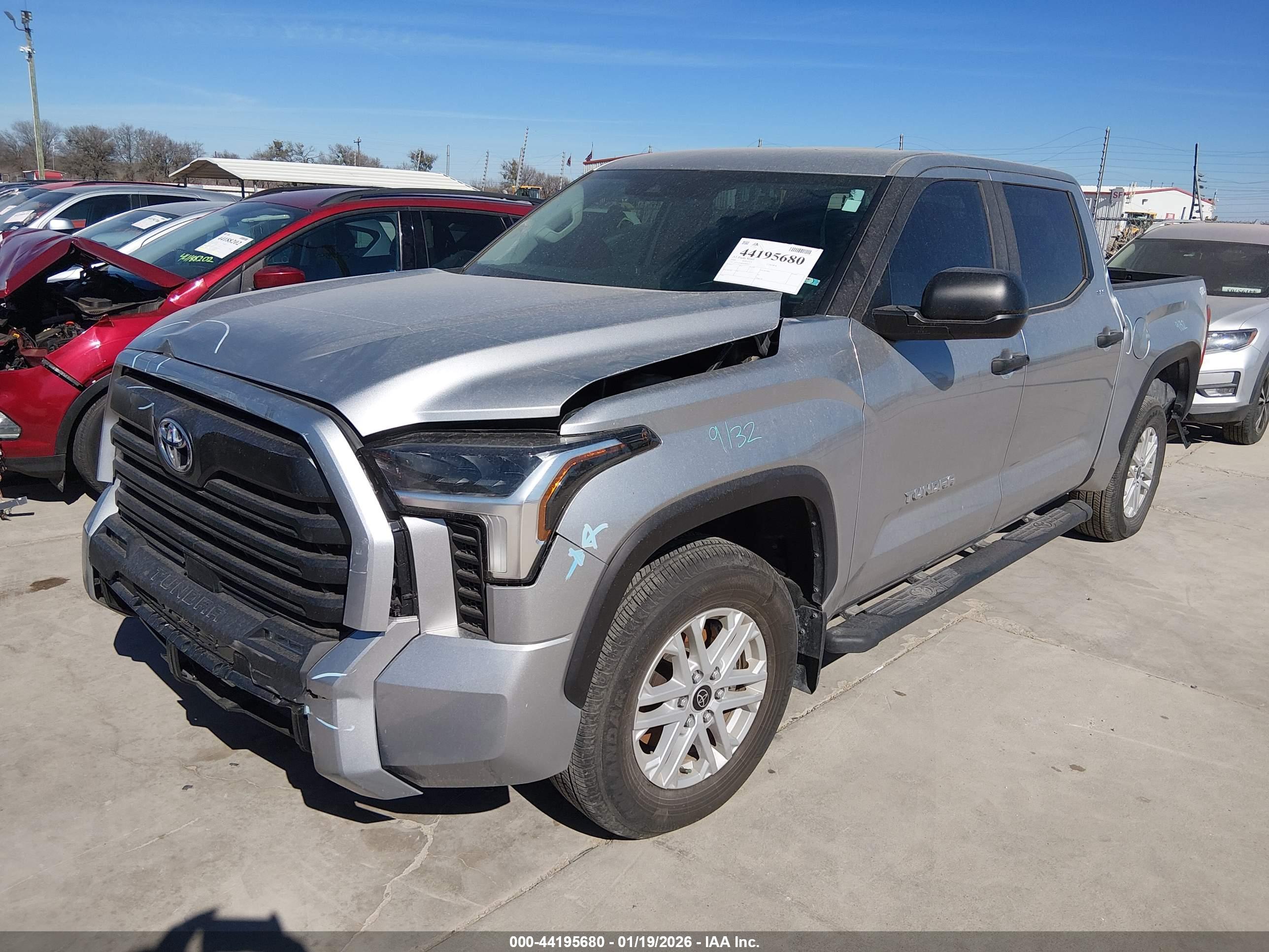 TOYOTA TUNDRA image 2