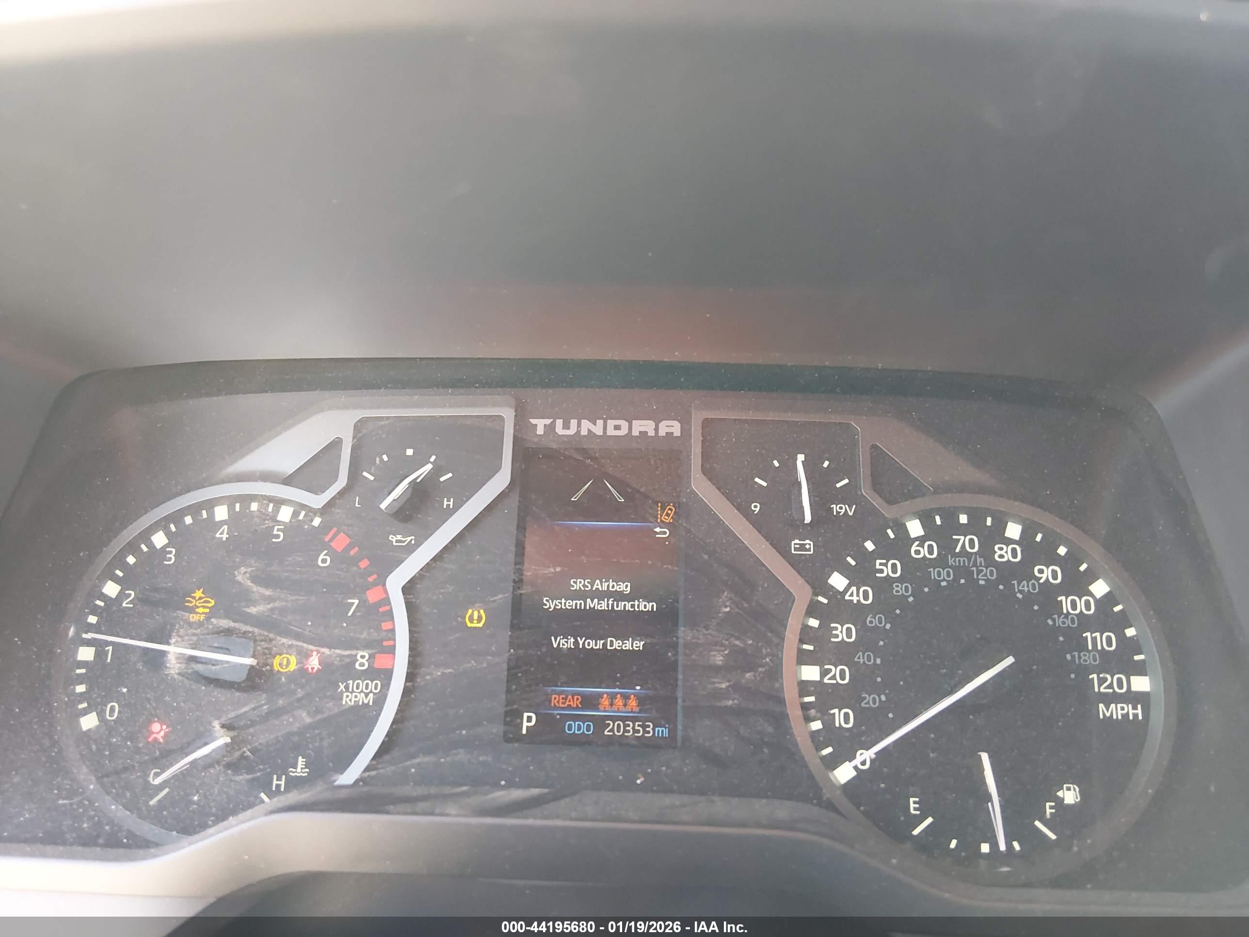 TOYOTA TUNDRA image 7