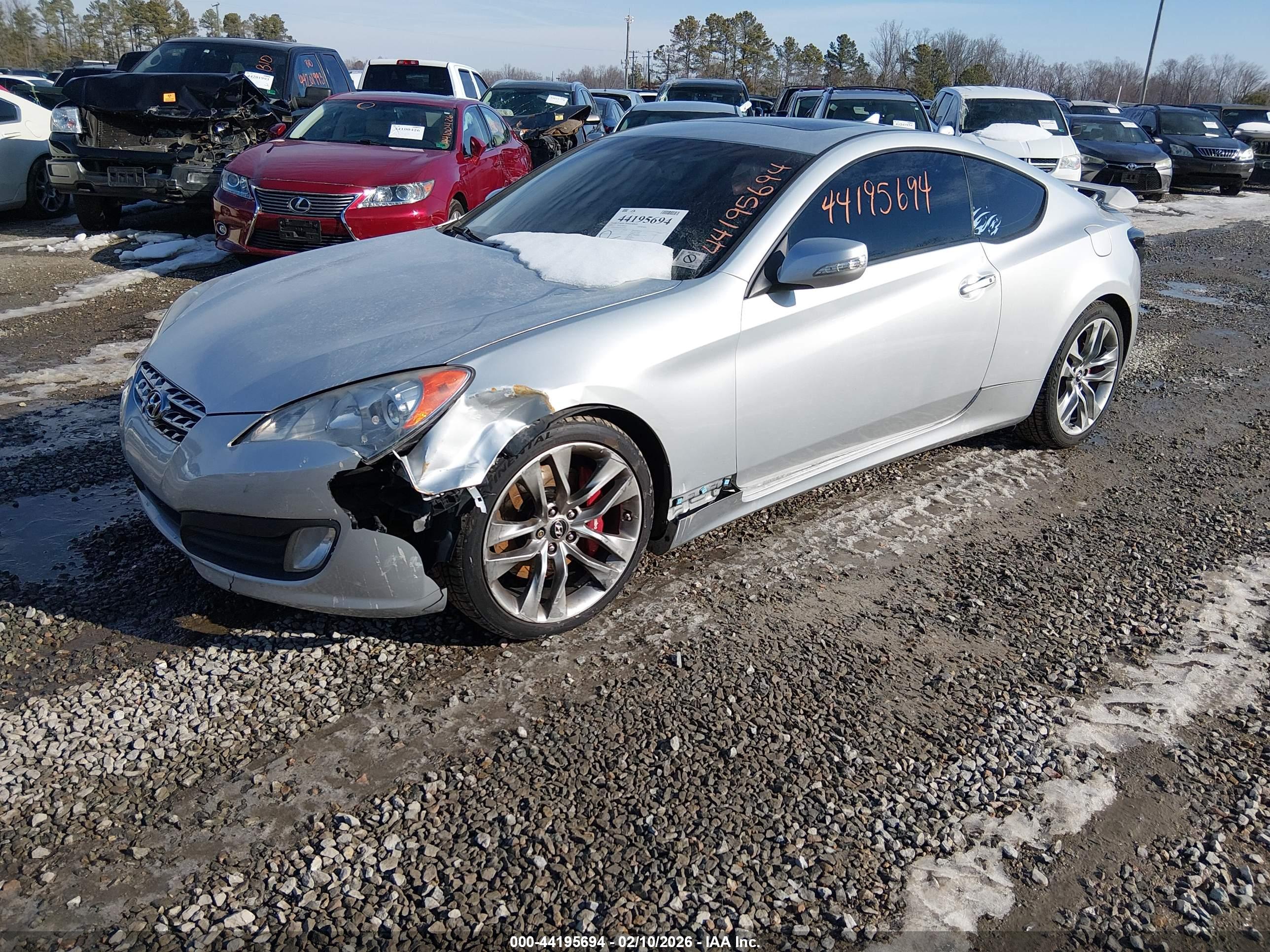 HYUNDAI GENESIS image 2