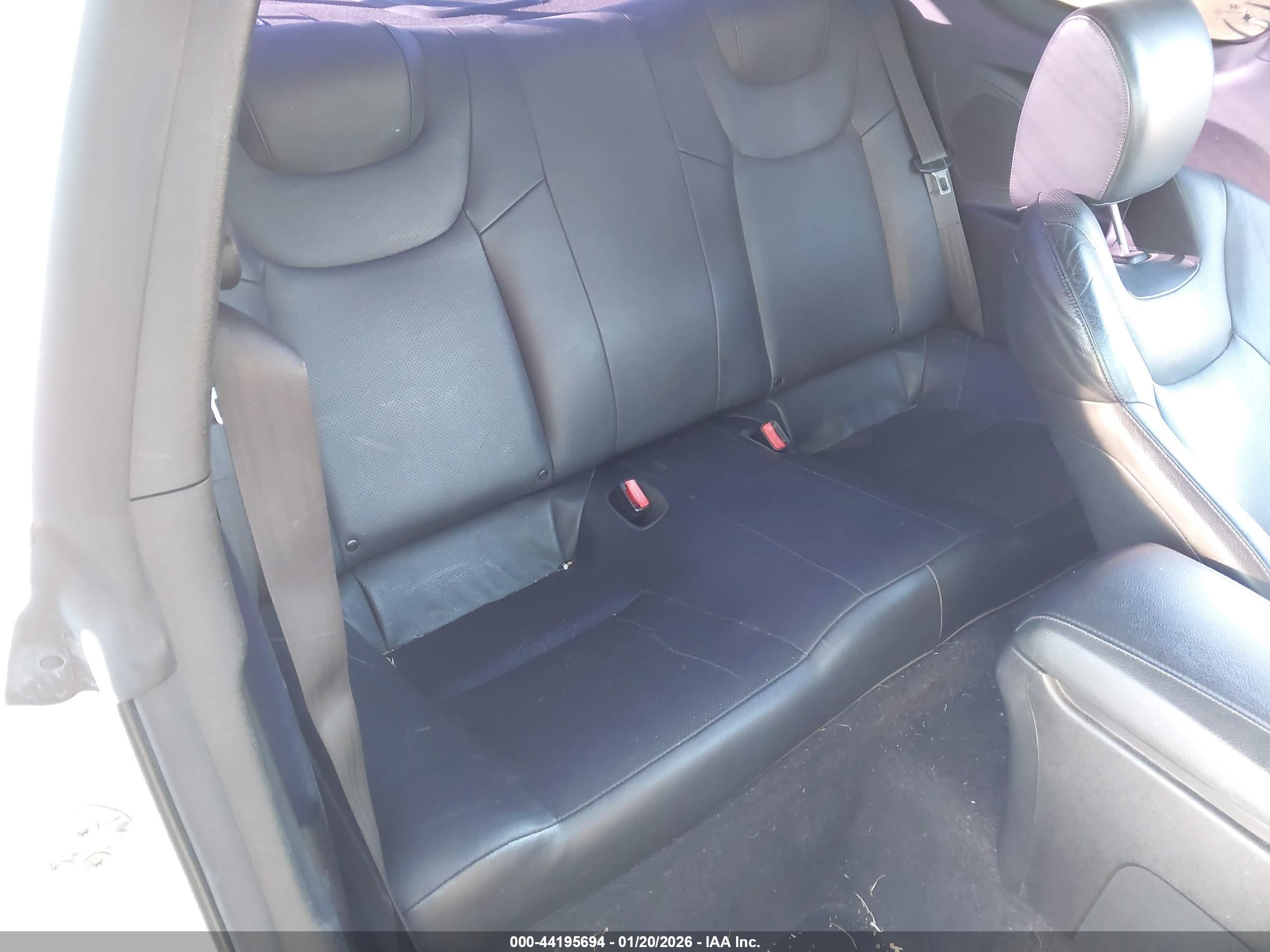 HYUNDAI GENESIS image 8
